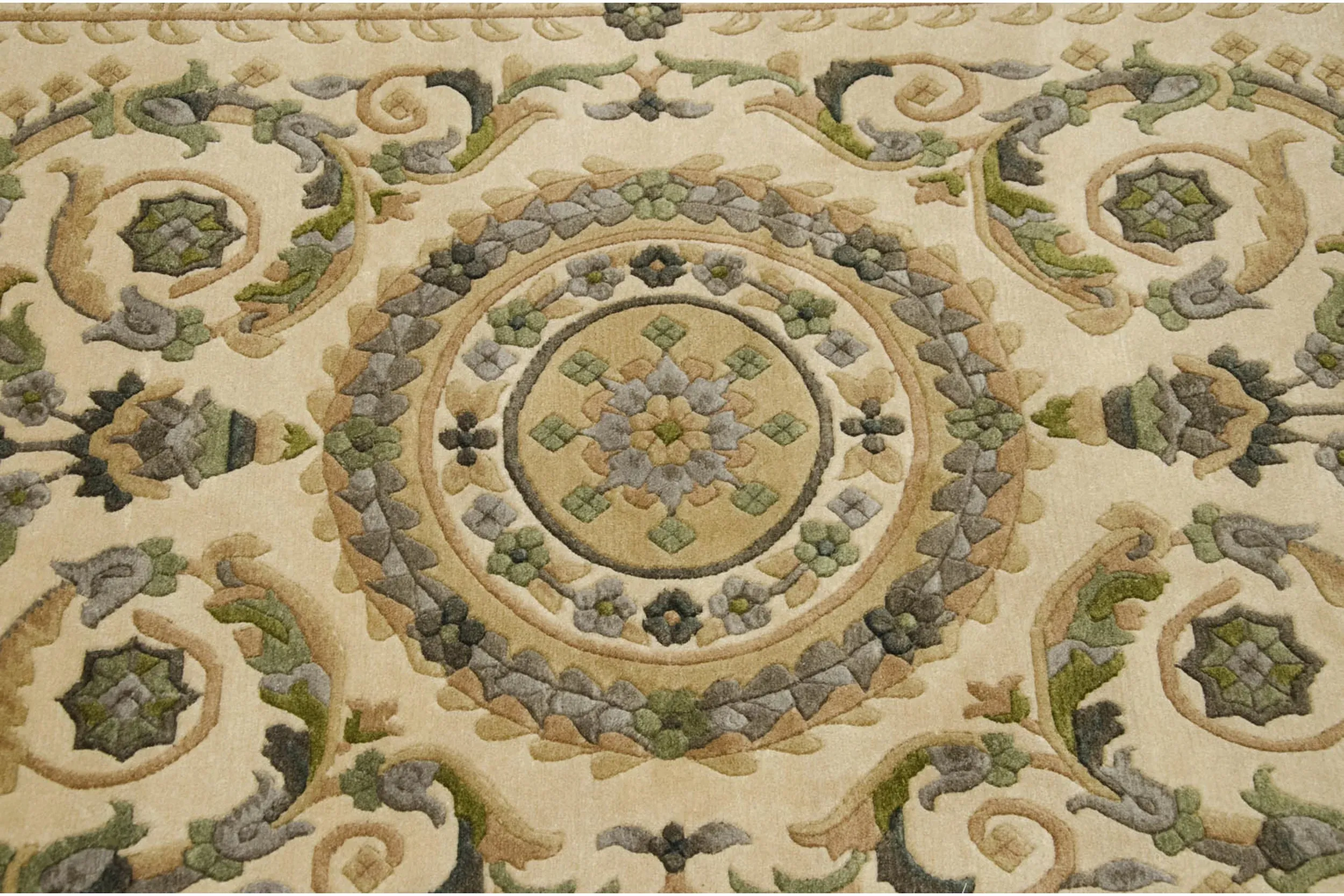 4x6 Vintage Indian Savonnerie Design Rug