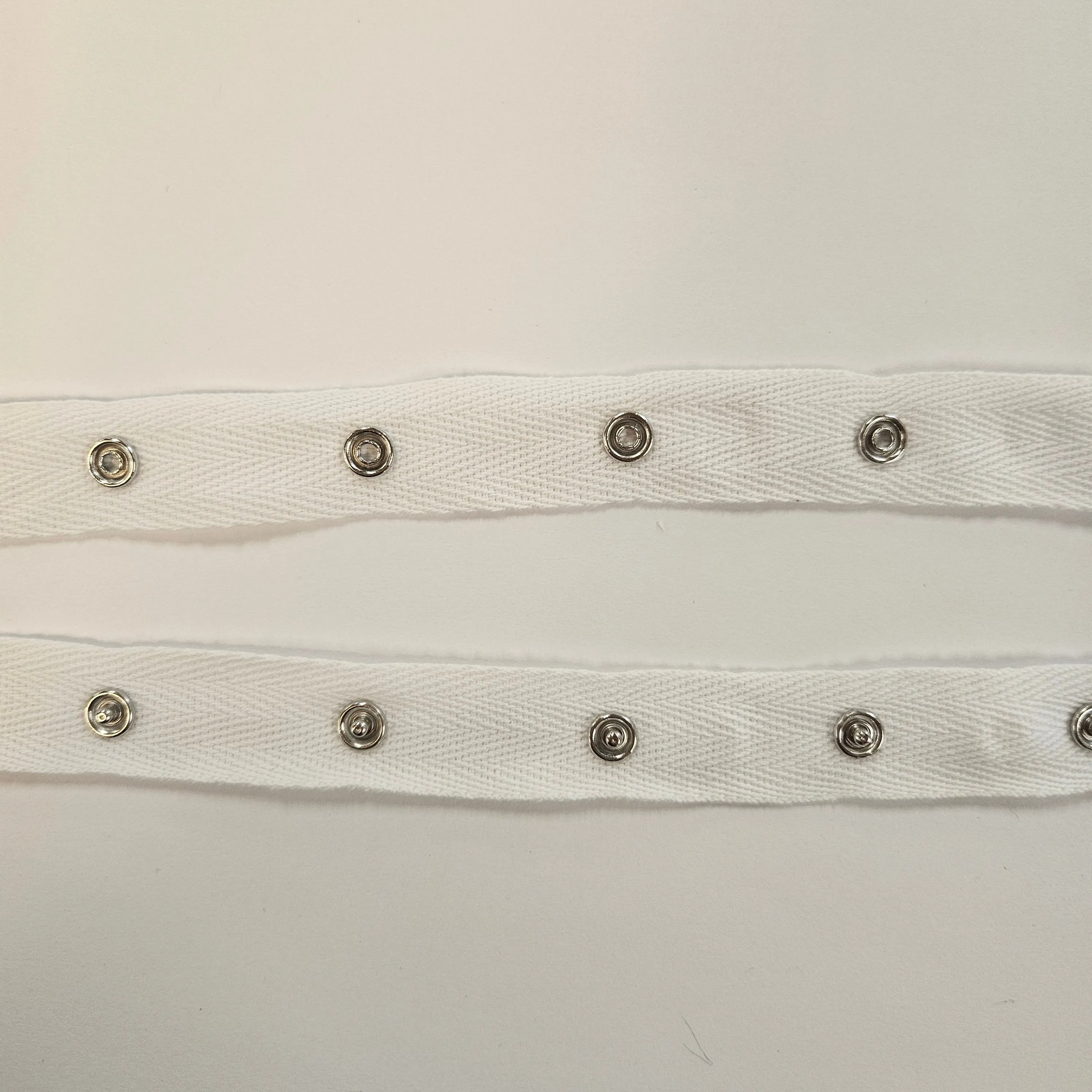 7/8" White Snap Tape
