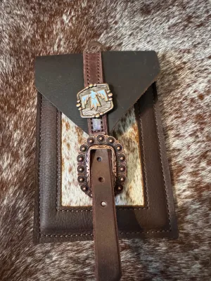 Back cinch saddle cell phone holder