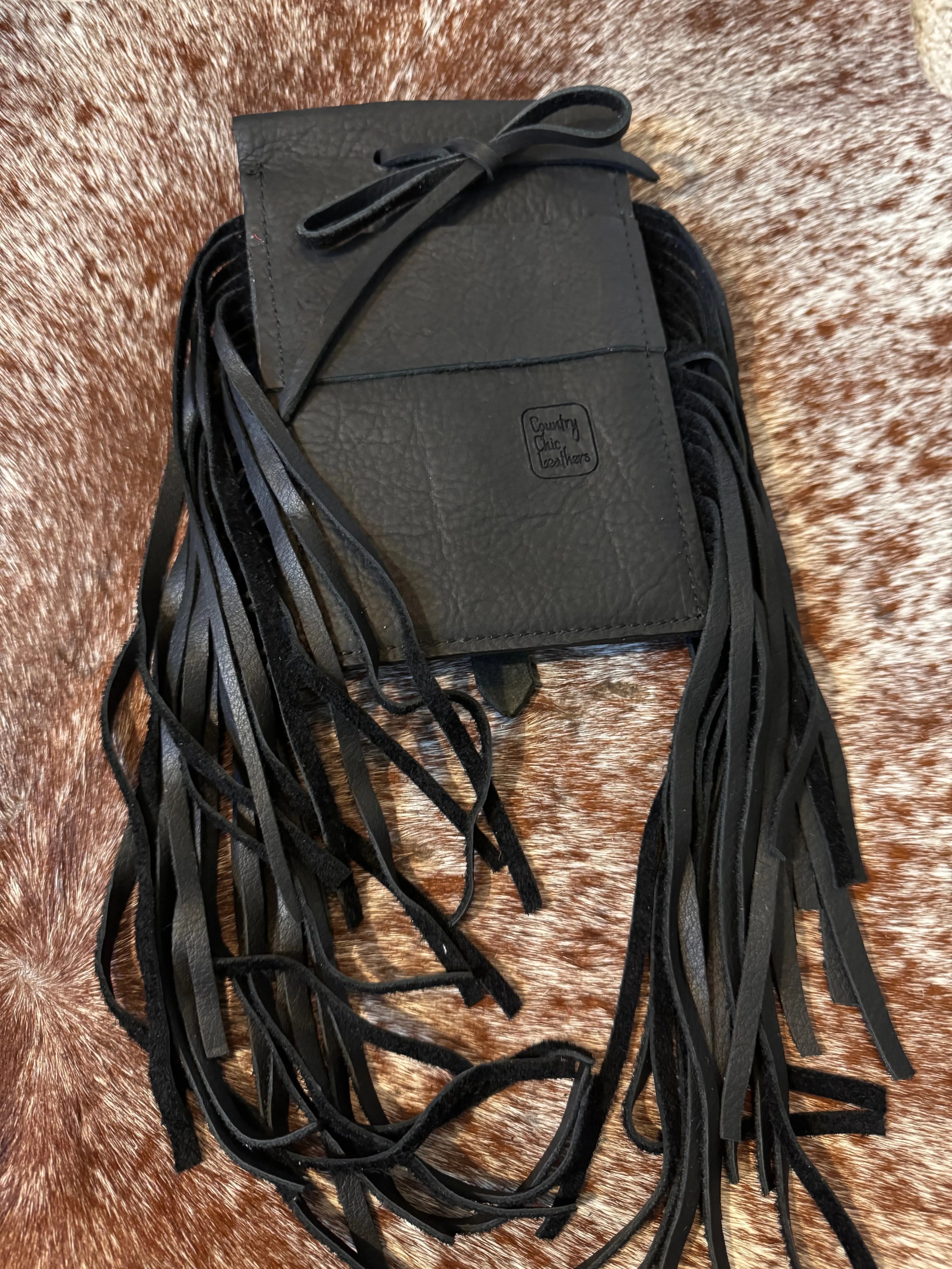 Back cinch saddle cell phone holder