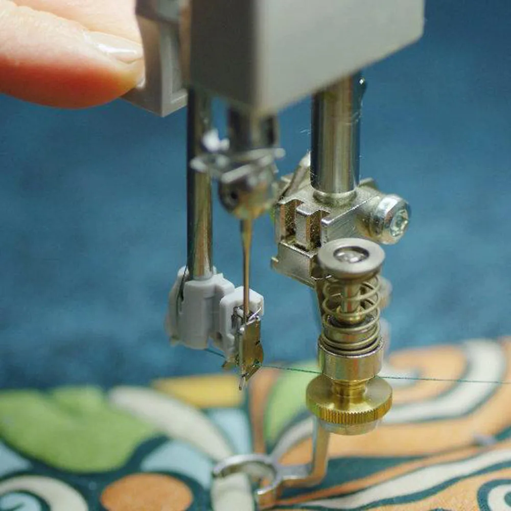 Bernina Q20 Longarm Quilting Machine with Koala Table
