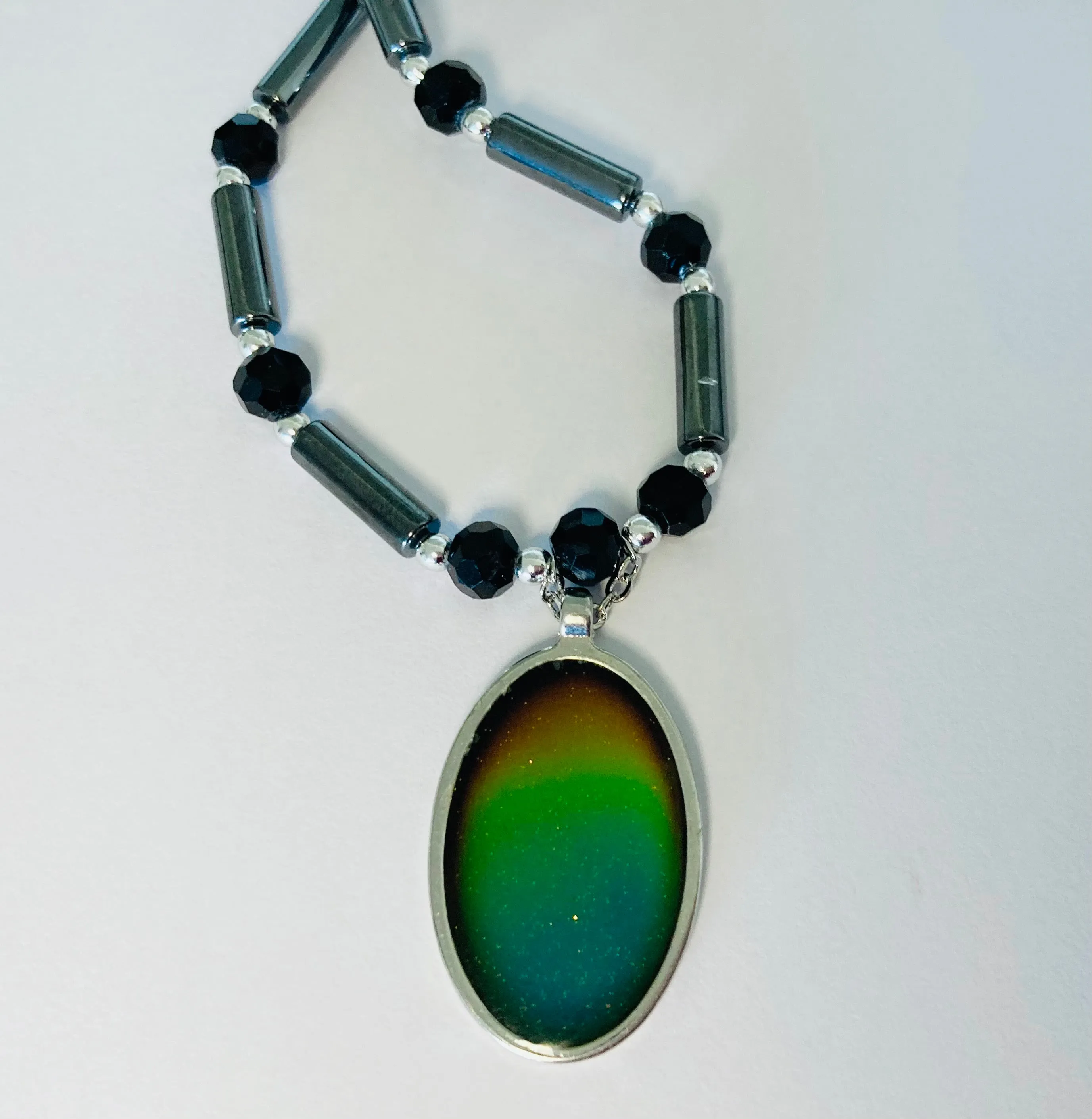 Black Beaded Magnetic Mood Necklace