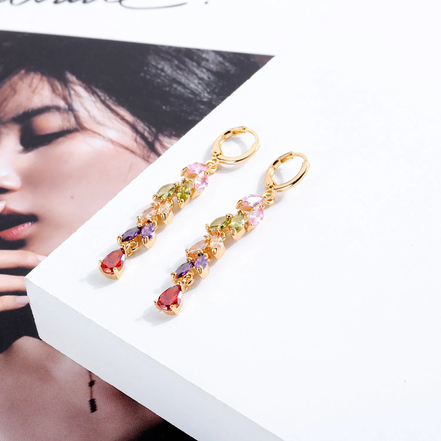 Copper-plated Diamond-studded Ladies Earrings Fashion-studded Earrings