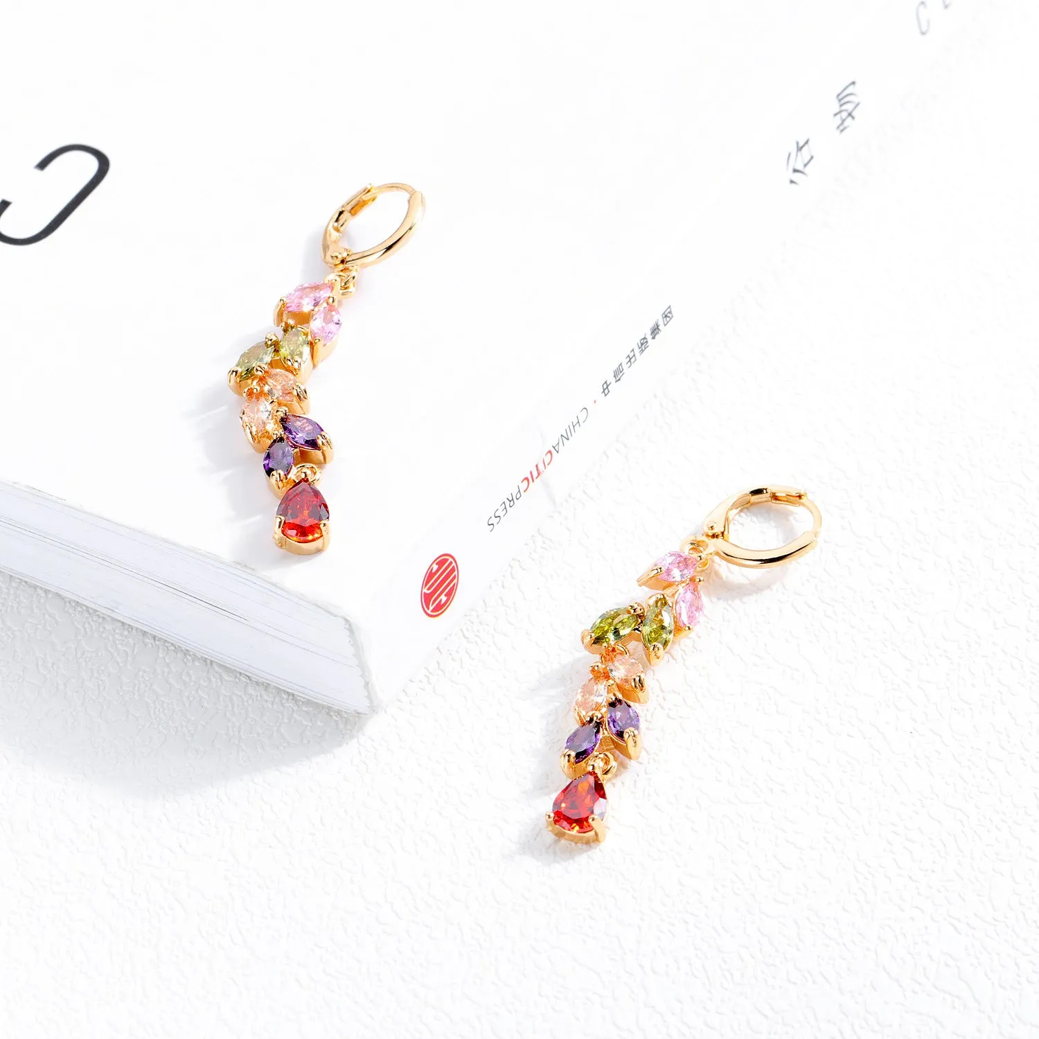Copper-plated Diamond-studded Ladies Earrings Fashion-studded Earrings