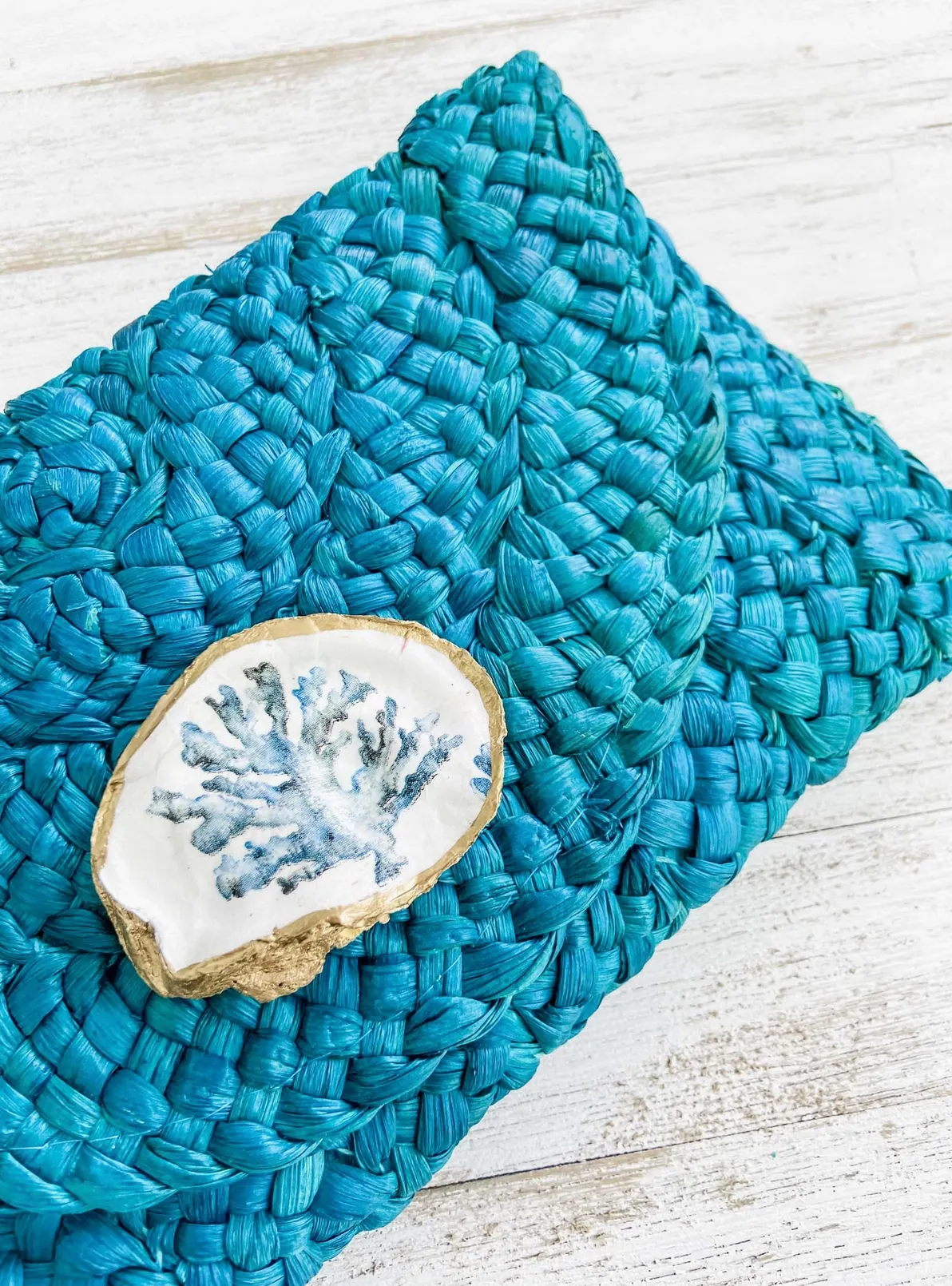 Coral Oyster Shell Clutch