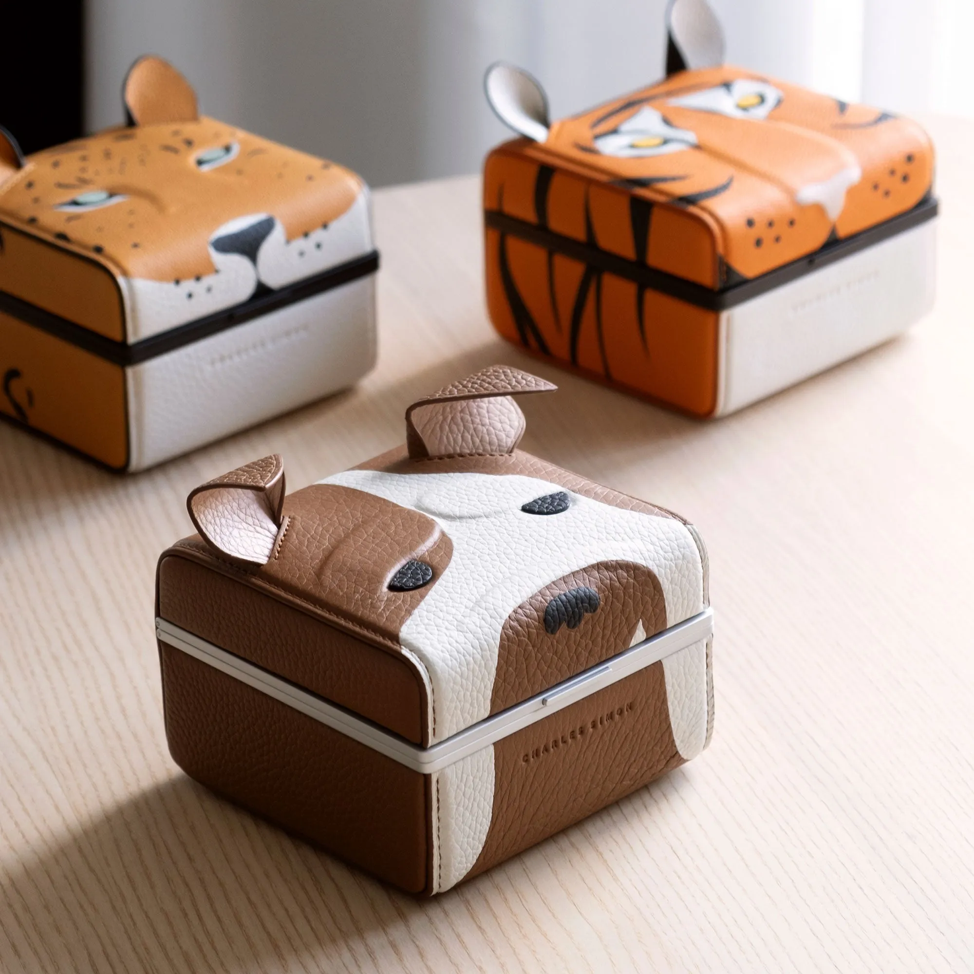 EATON 1 WATCH CASE SPECIAL EDITION - BULLDOG