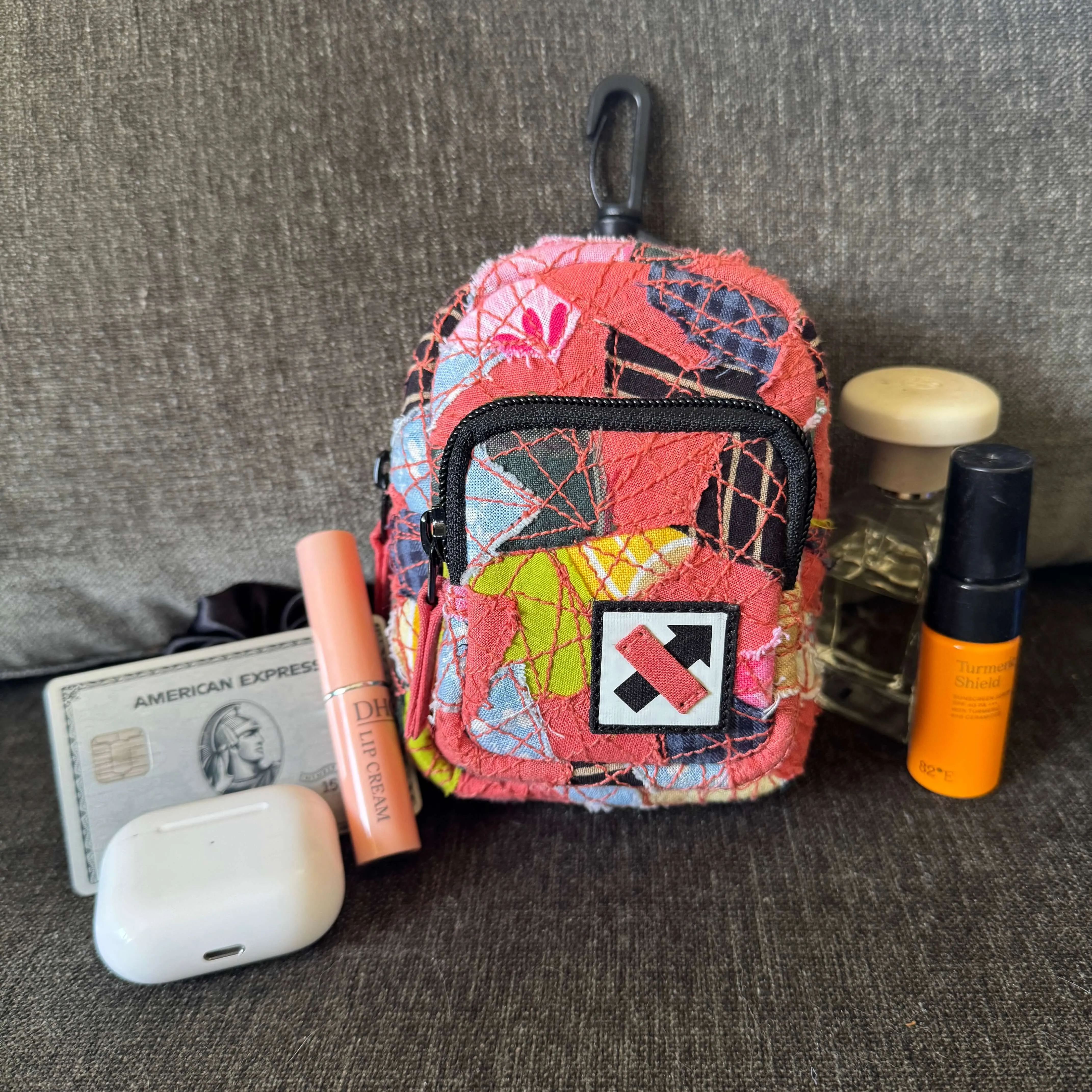 FABRIC SHREDS 251.123 MINI BACKPACK TRINKET