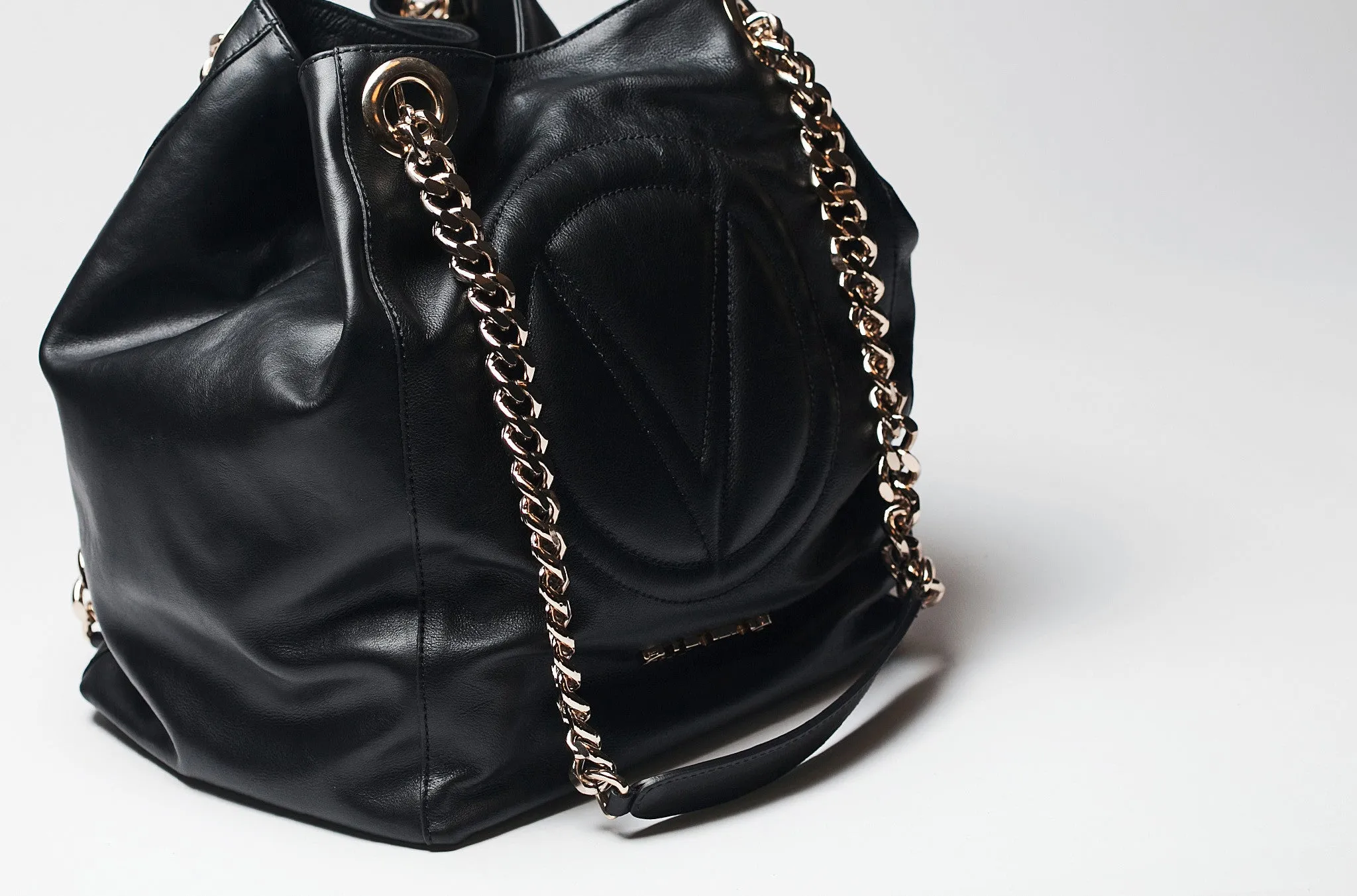 FW15 - Signature - Bona - Black