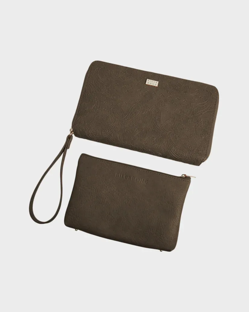 GOLDEN HOUR TRAVEL WALLET