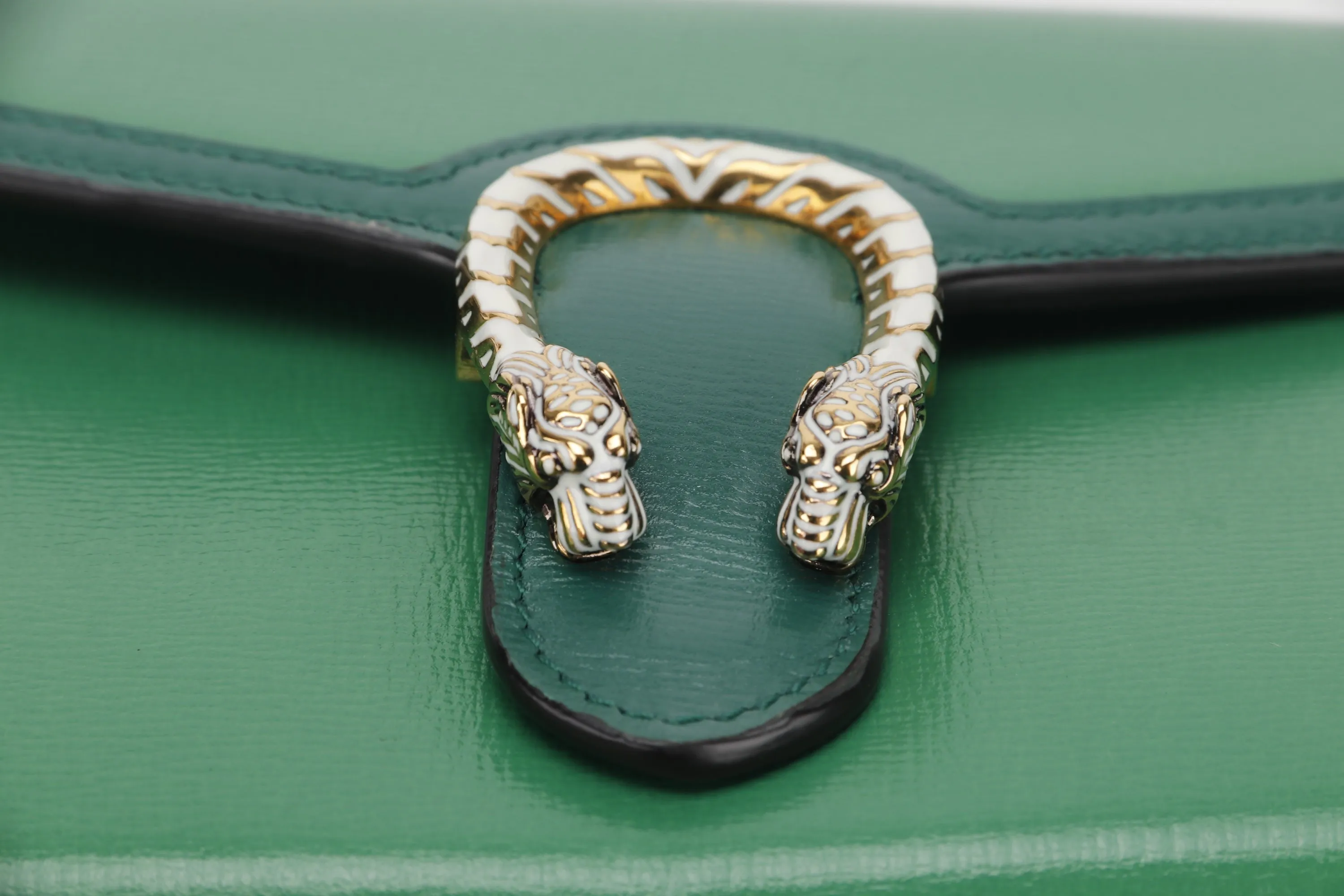 GUCCI 401231 1147 GREEN SERPENTI BUCKLE, WITH DUST COVER & BOX