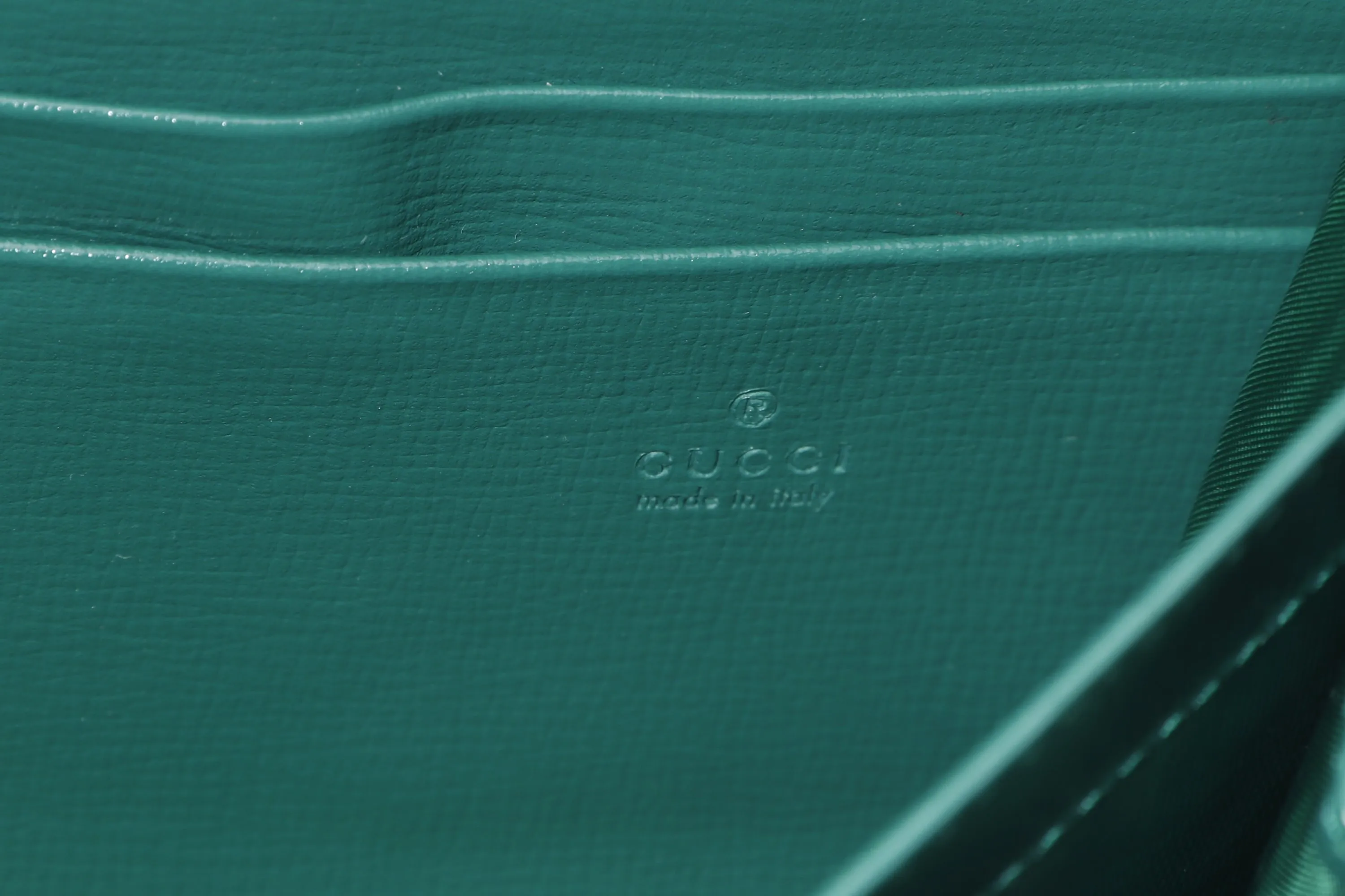 GUCCI 401231 1147 GREEN SERPENTI BUCKLE, WITH DUST COVER & BOX