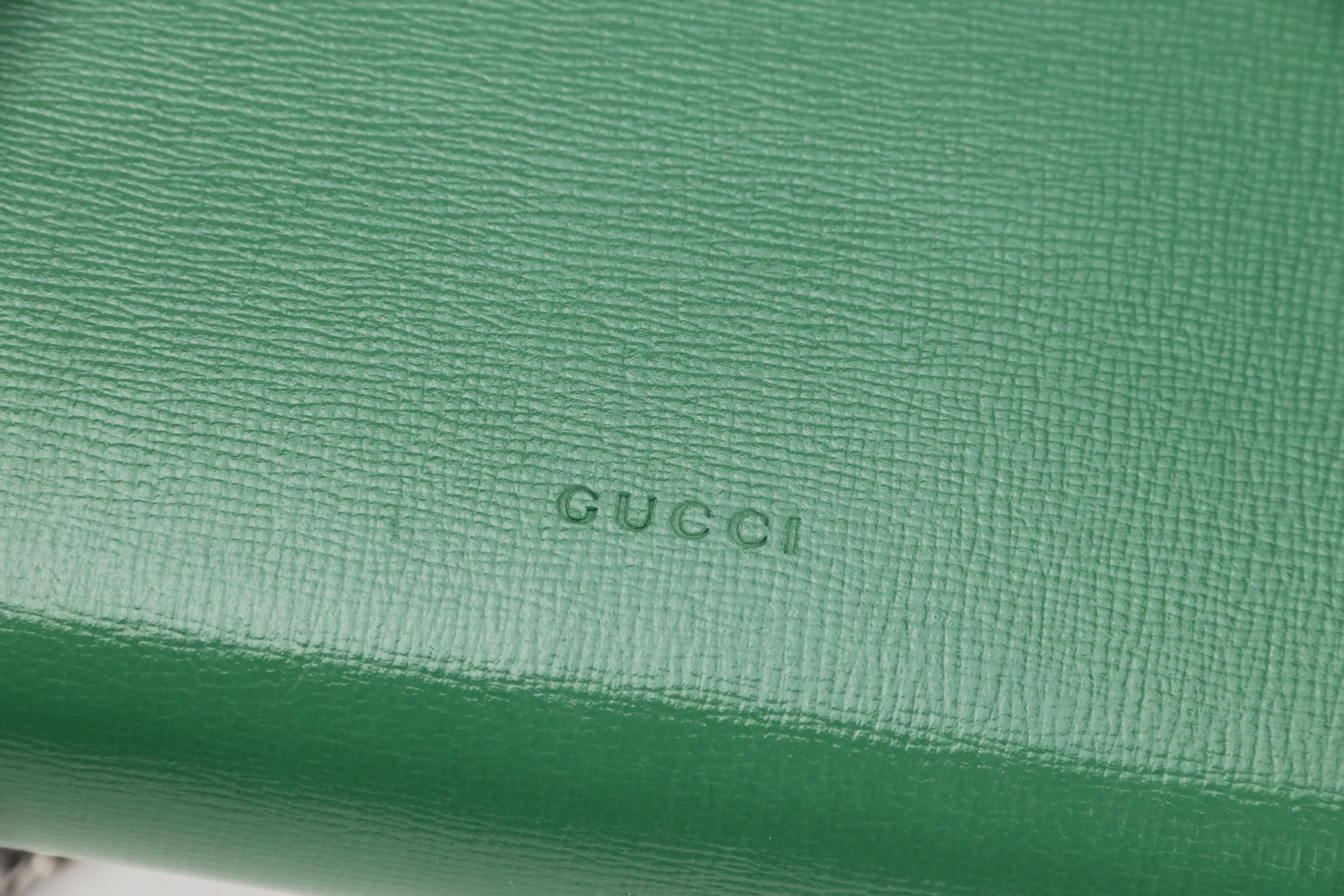 GUCCI 401231 1147 GREEN SERPENTI BUCKLE, WITH DUST COVER & BOX