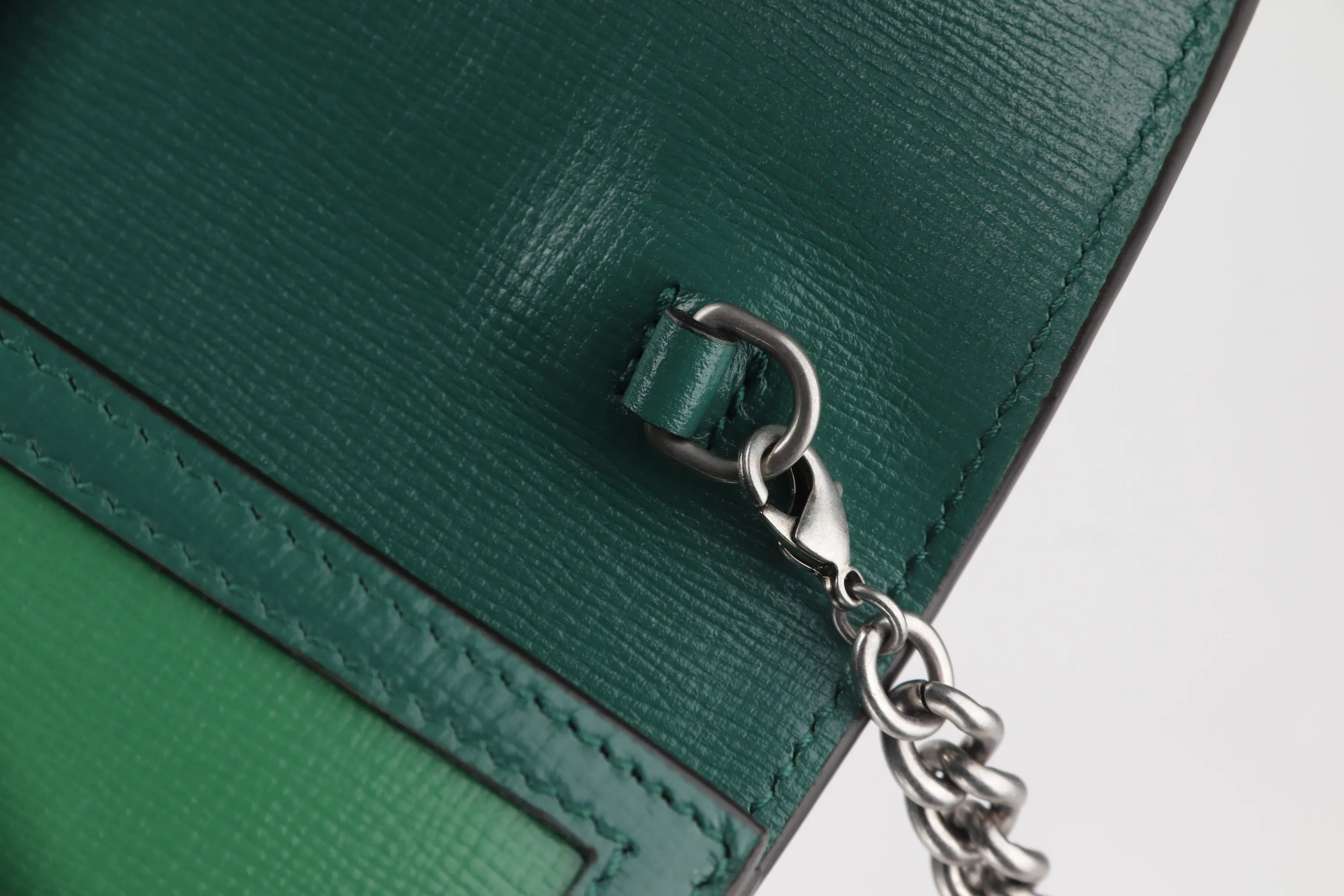 GUCCI 401231 1147 GREEN SERPENTI BUCKLE, WITH DUST COVER & BOX