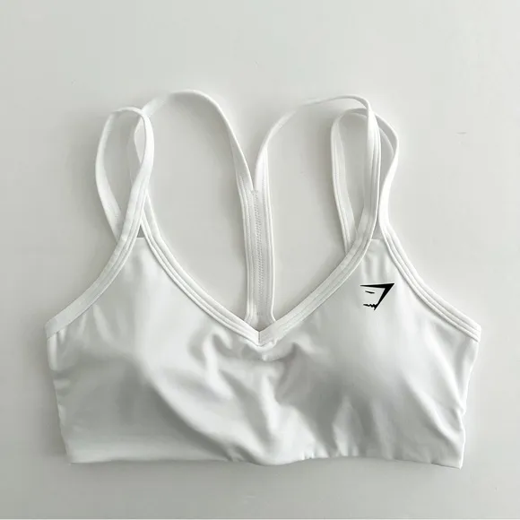 Gymshark M/L Pocket Shorts &amp; Strap Feature Sports Bra Set