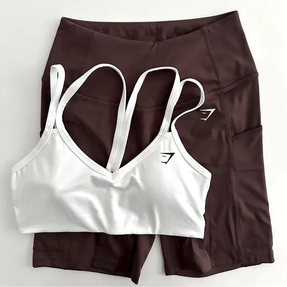 Gymshark M/L Pocket Shorts &amp; Strap Feature Sports Bra Set