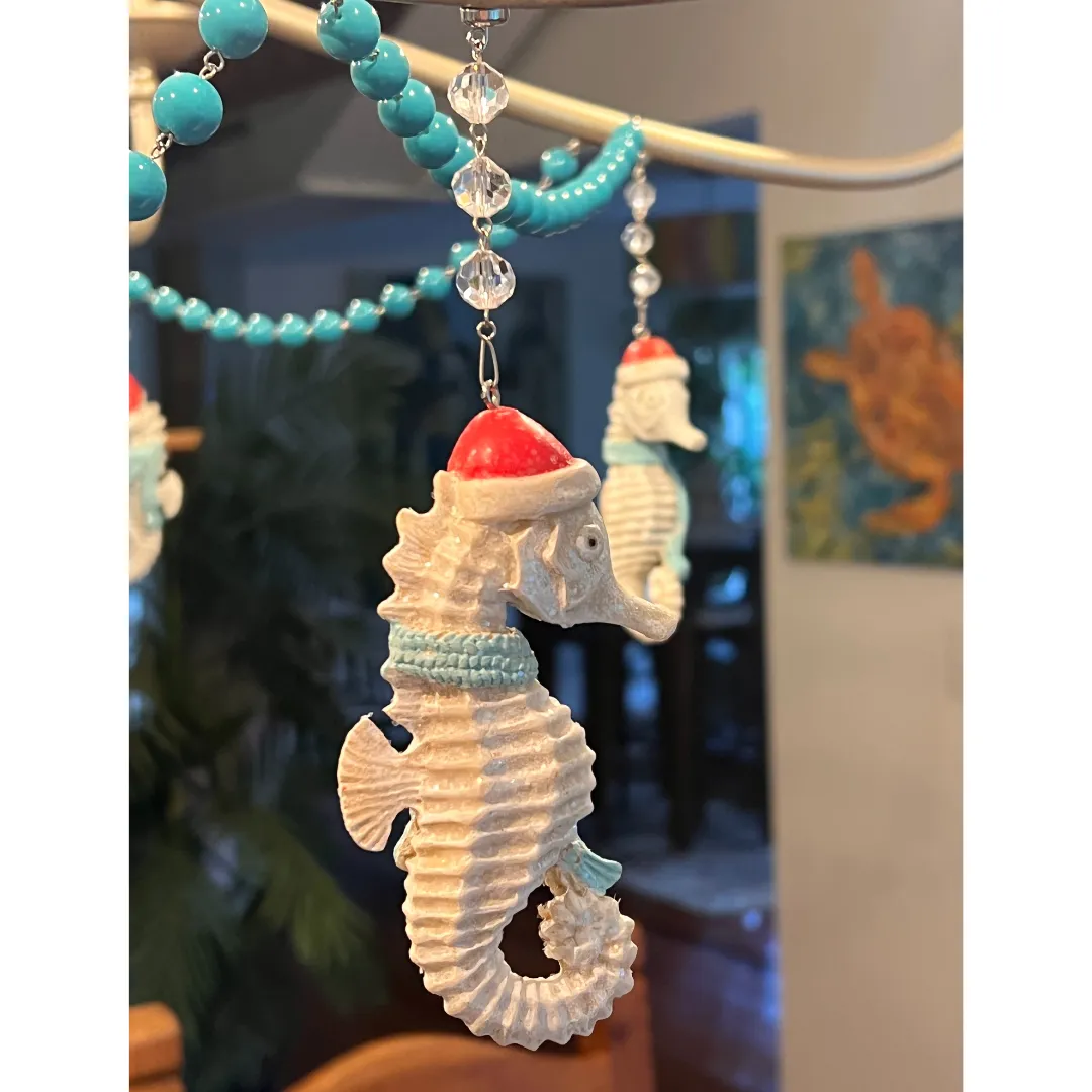 HOLIDAY SEAHORSE (Set/3) MAGNETIC CHANDELIER ORNAMENT