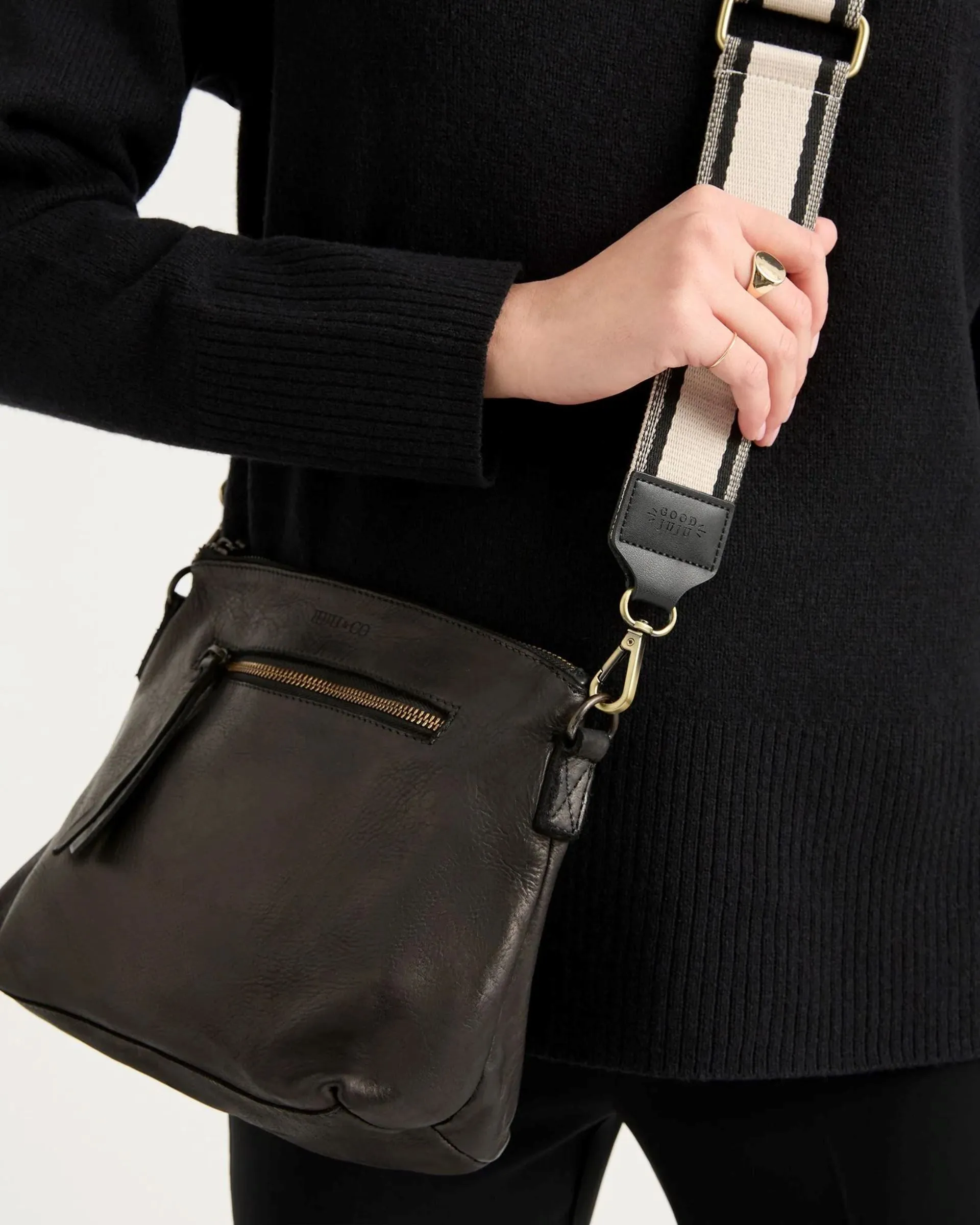 JUJU & CO Large Essential Pouch Bag - Black