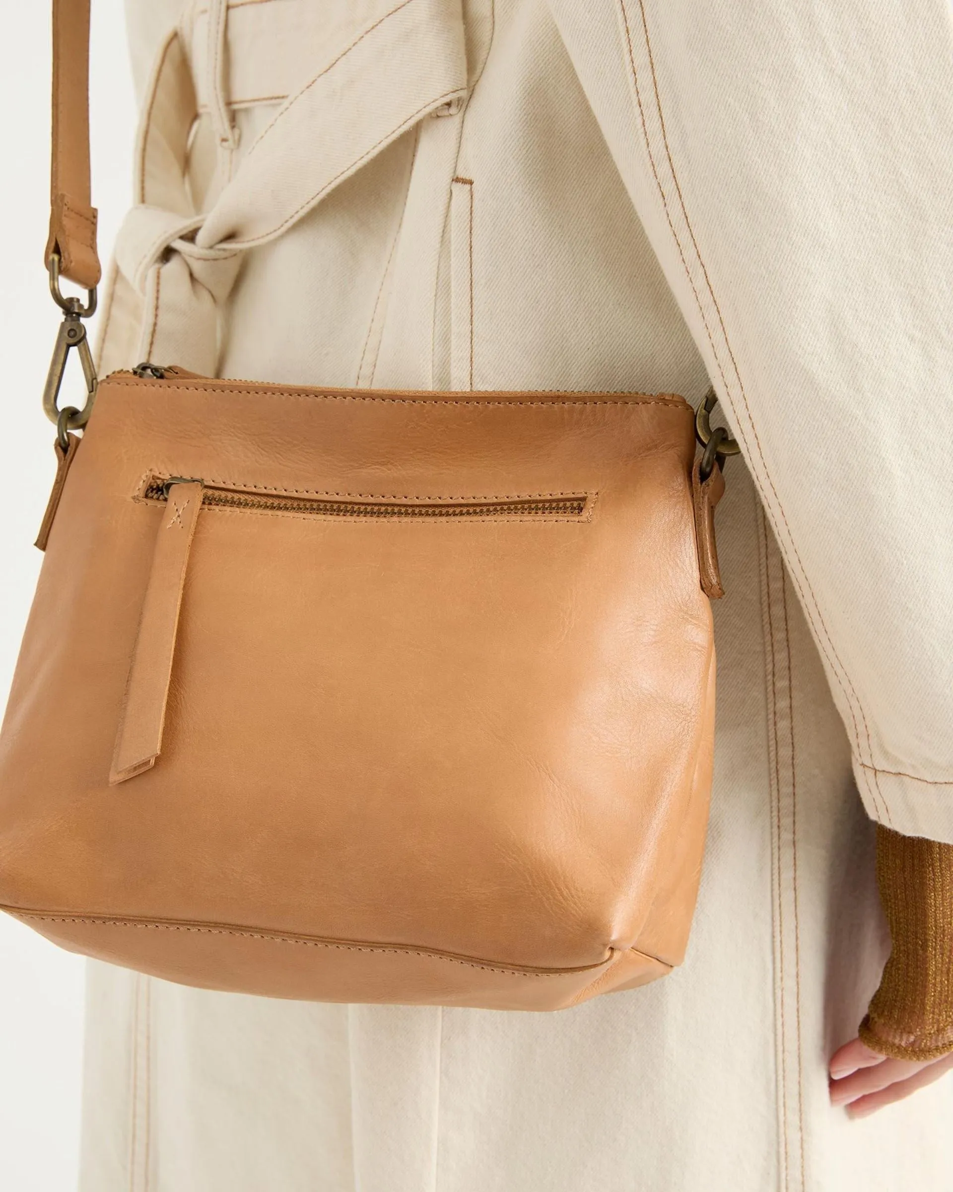 JUJU & CO Large Essential Pouch Bag - Tan