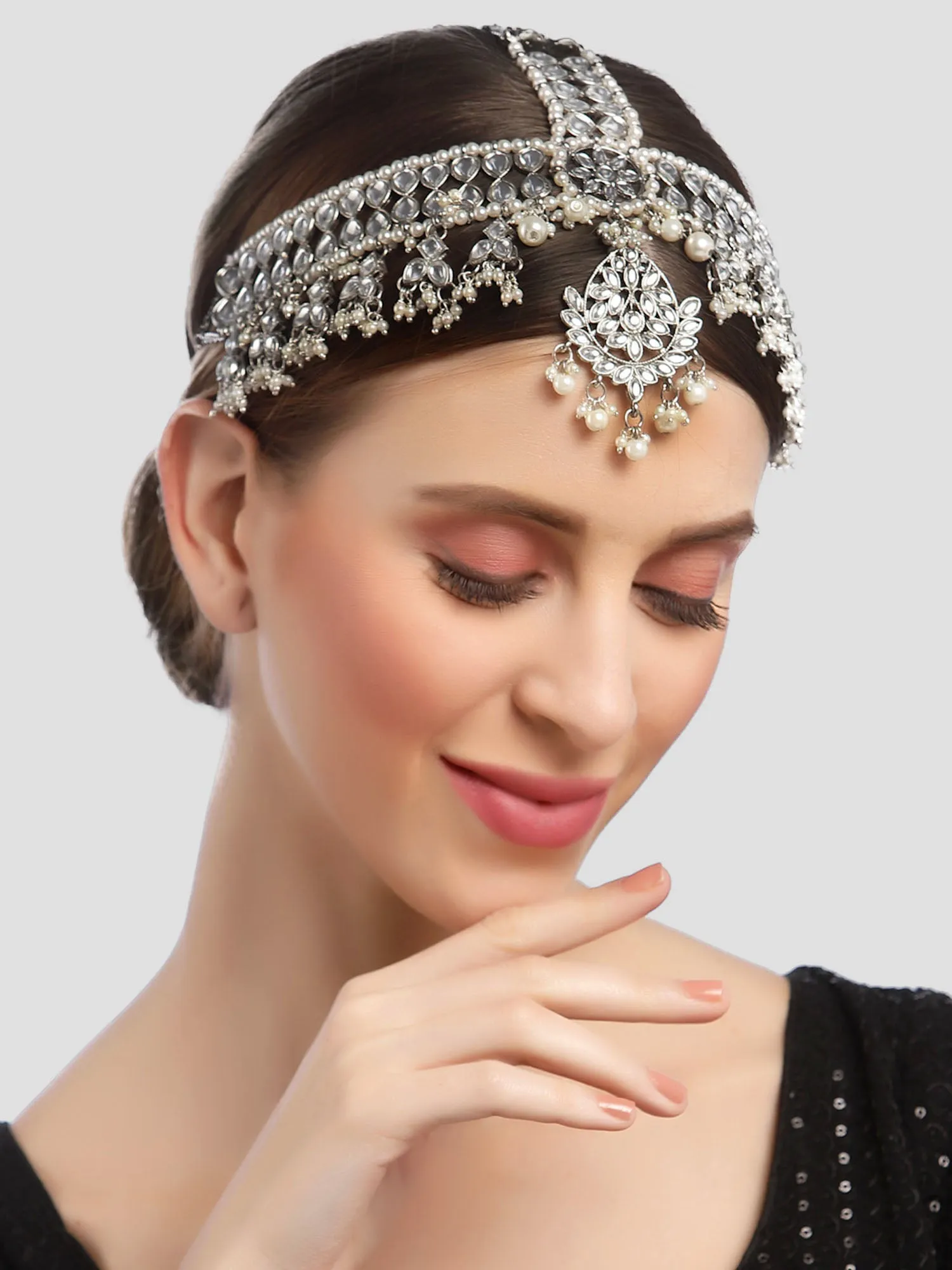 Karatcart Oxidised Silver Pearl Studded Handcrafted Kundan Mathapatti for Women