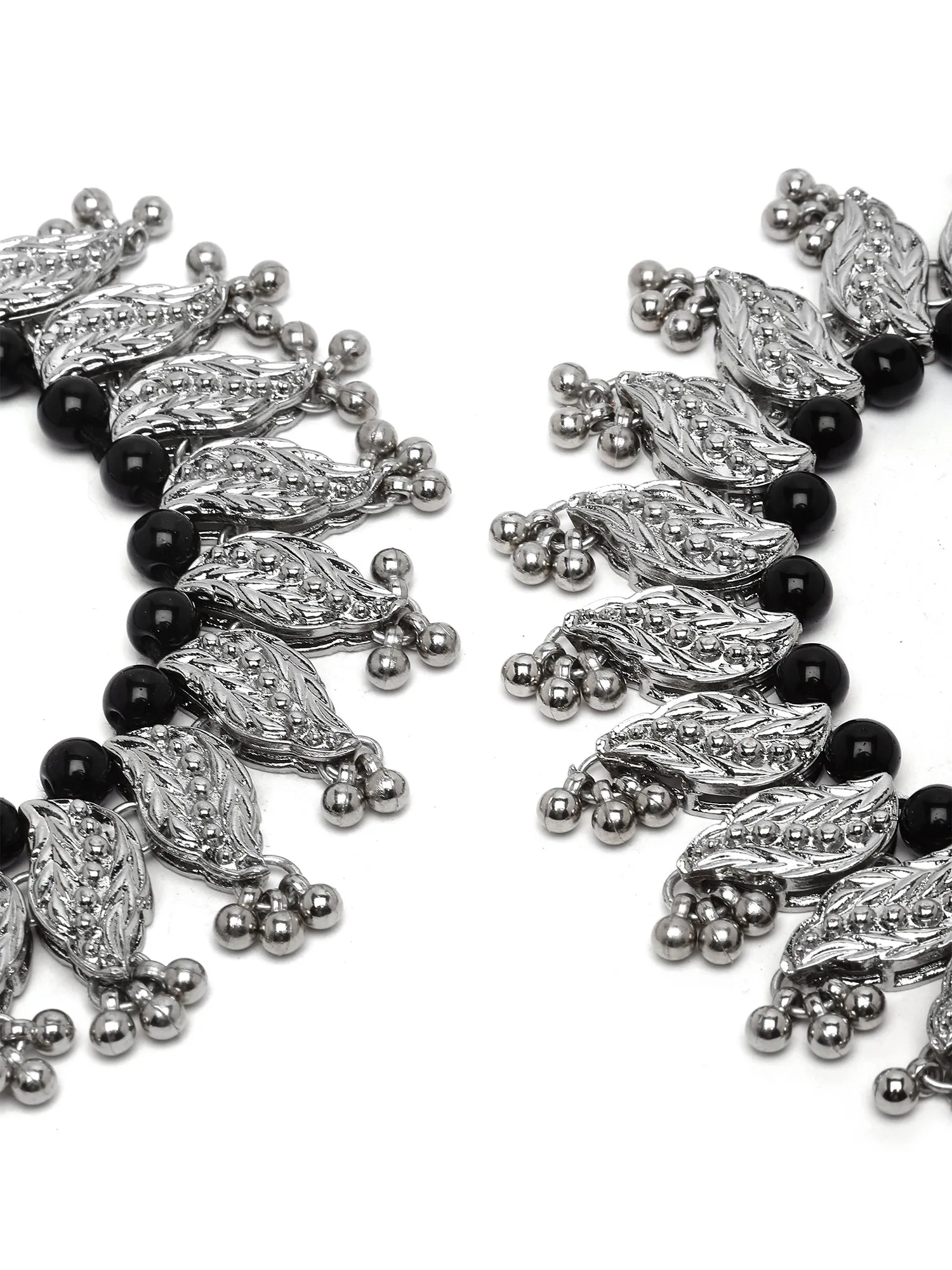 Karatcart Silver Plated Black Beads Studded Kundan Anklet for Women