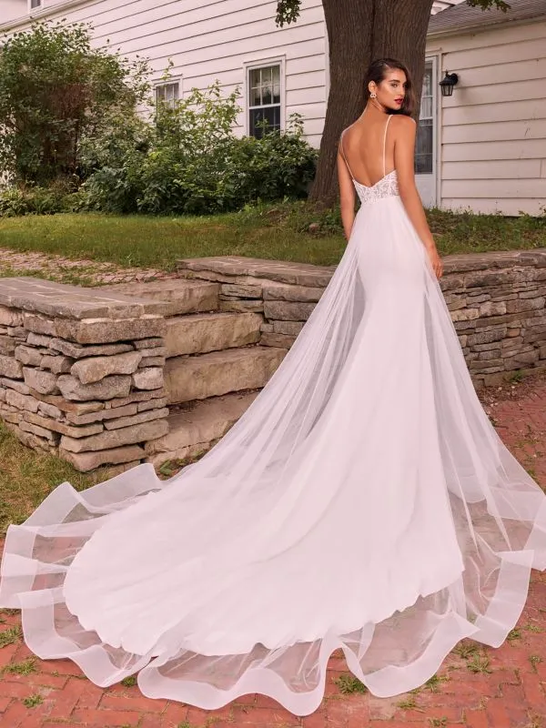 L'amour Size 12 LA22117SK Ivory Detachable Train