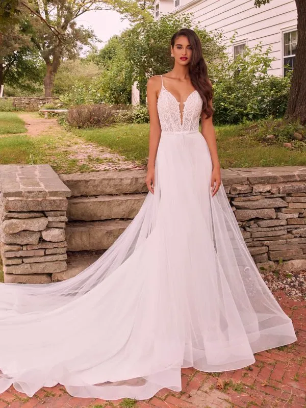 L'amour Size 12 LA22117SK Ivory Detachable Train