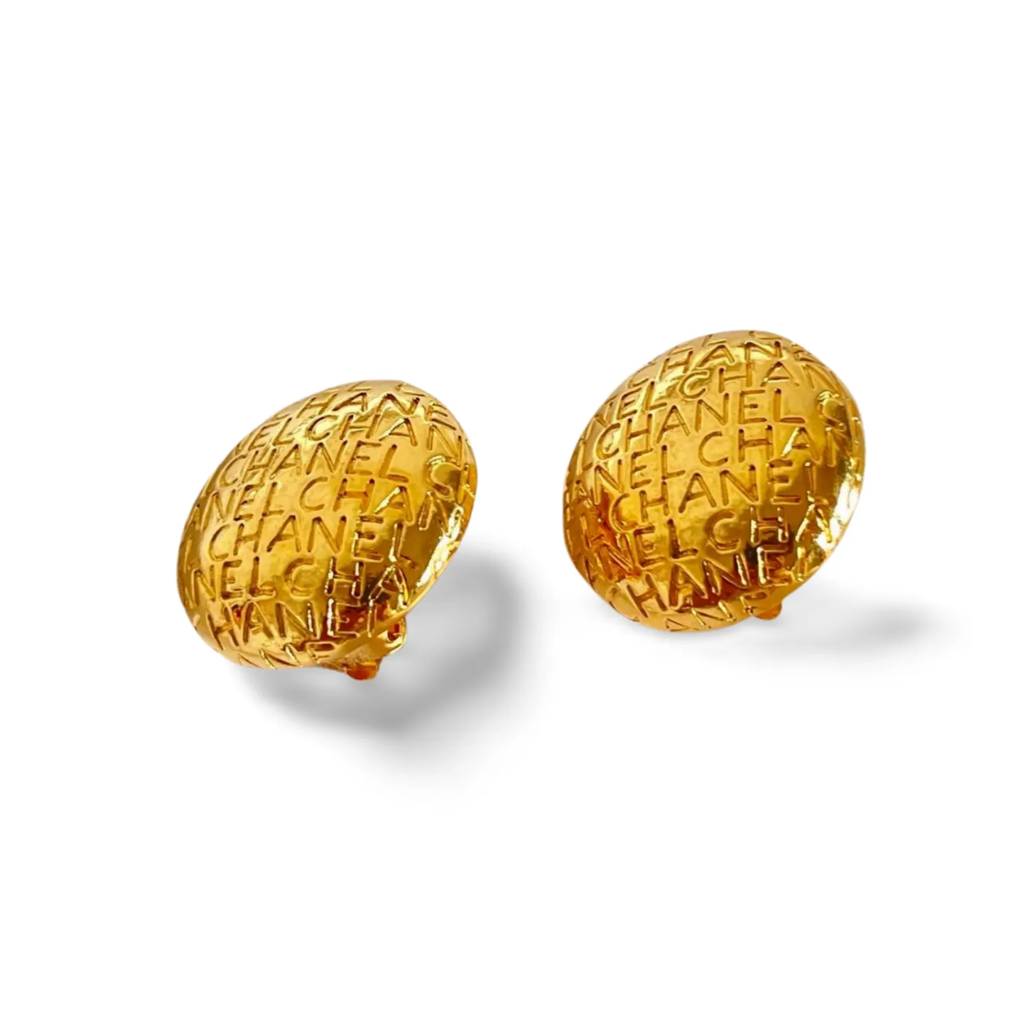 MINT. Vintage CHANEL golden round earrings with embossed Chanel letter logo. Classic vintage Chanel jewelry. 060728br7