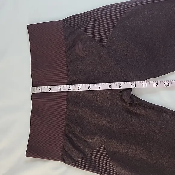 NWOT Pursue Fitness Adapt Seamless Sports Bra and Matching Leggings Size Large