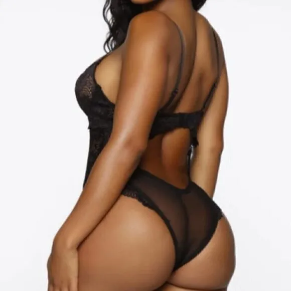 𝅺NWT-&quot;Last One&quot;- Fashion Nova - Secret Lace Teddy