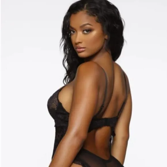 𝅺NWT-&quot;Last One&quot;- Fashion Nova - Secret Lace Teddy