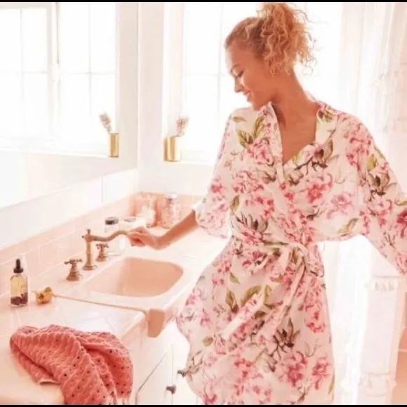 Show Me Your MuMu Brie Robe in Garden of Blooms