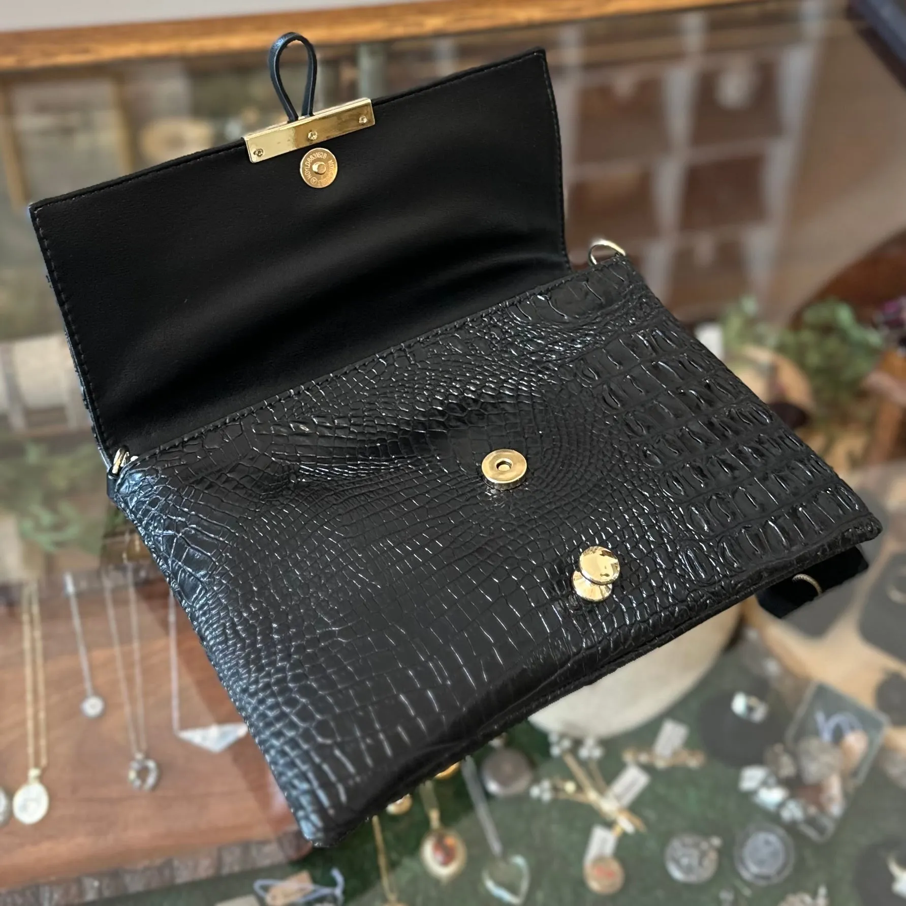 The PARK AVE Crossbody Bag in Black Croc