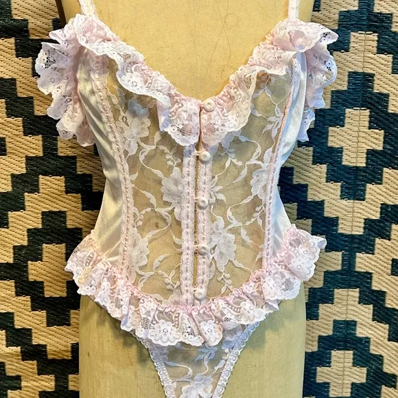 VINTAGE 80s lace frilly lingerie nylon teddy teddie negligee pastel pink ruffles