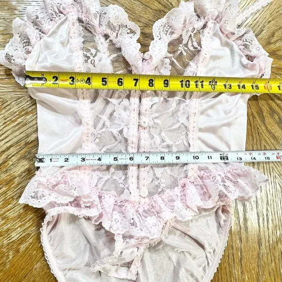 VINTAGE 80s lace frilly lingerie nylon teddy teddie negligee pastel pink ruffles