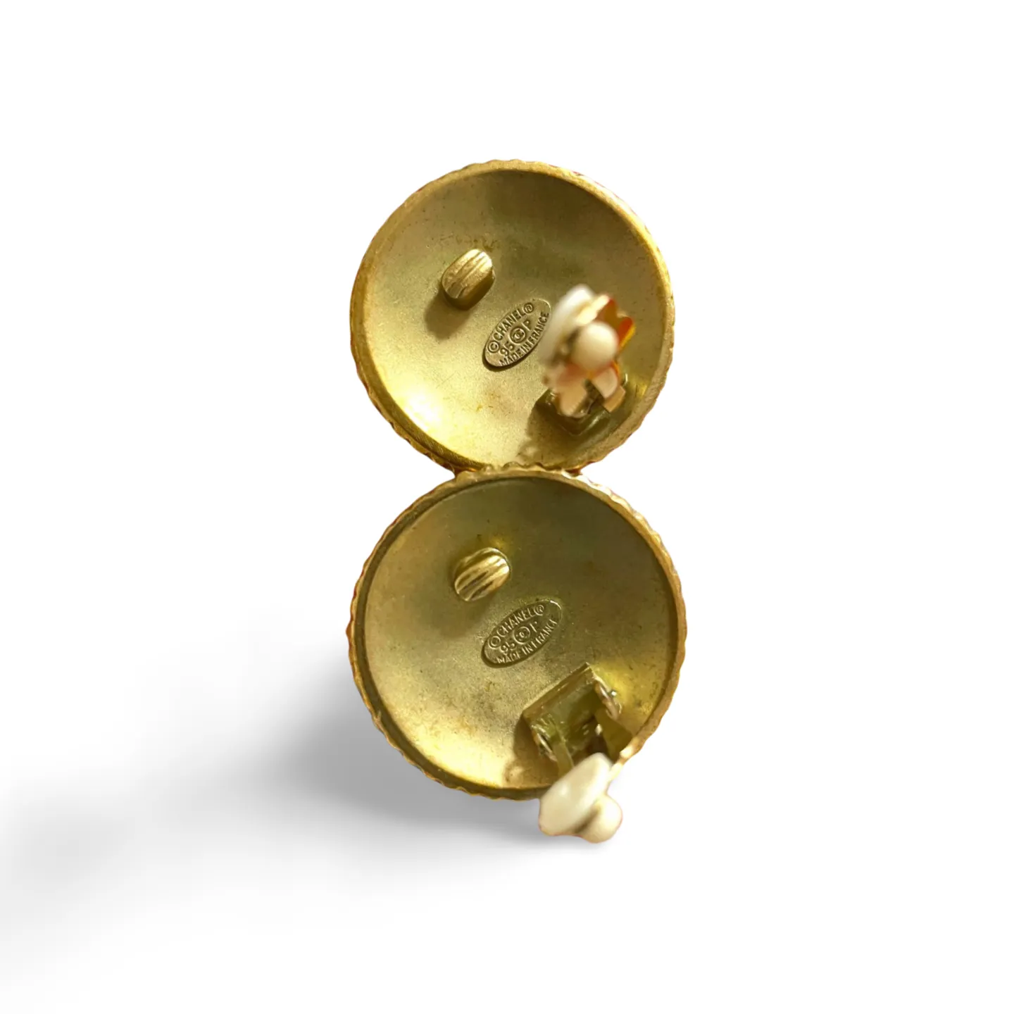 Vintage CHANEL golden round earrings with logo. Cookie biscuit design. Unique and fun jewelry. 050630ya1