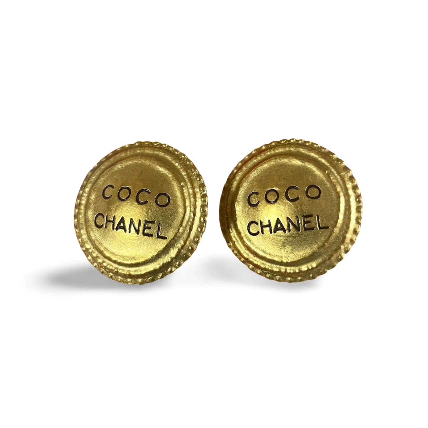 Vintage CHANEL golden round earrings with logo. Cookie biscuit design. Unique and fun jewelry. 050630ya1