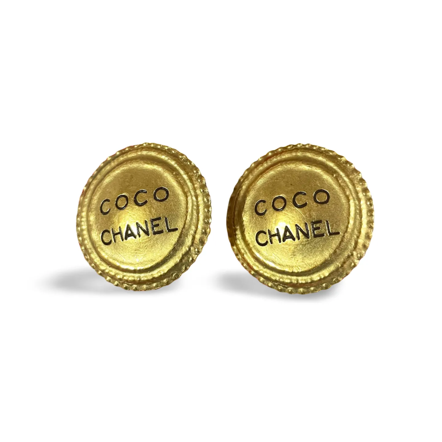 Vintage CHANEL golden round earrings with logo. Cookie biscuit design. Unique and fun jewelry. 050630ya1