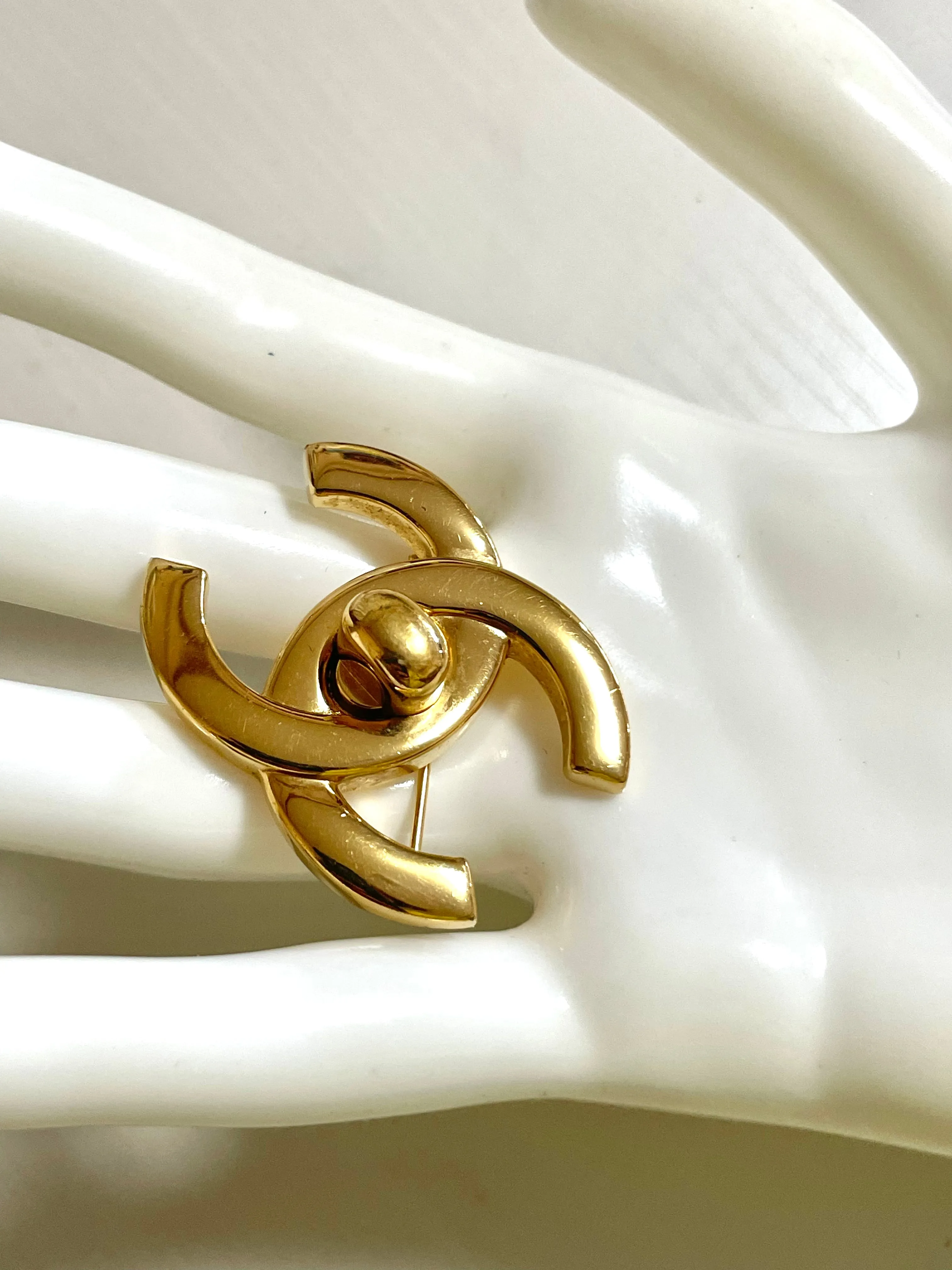 Vintage CHANEL golden turn lock CC pin brooch. Very classic and popular jewelry. Coco mark brooch. CC brooch. 050730ra