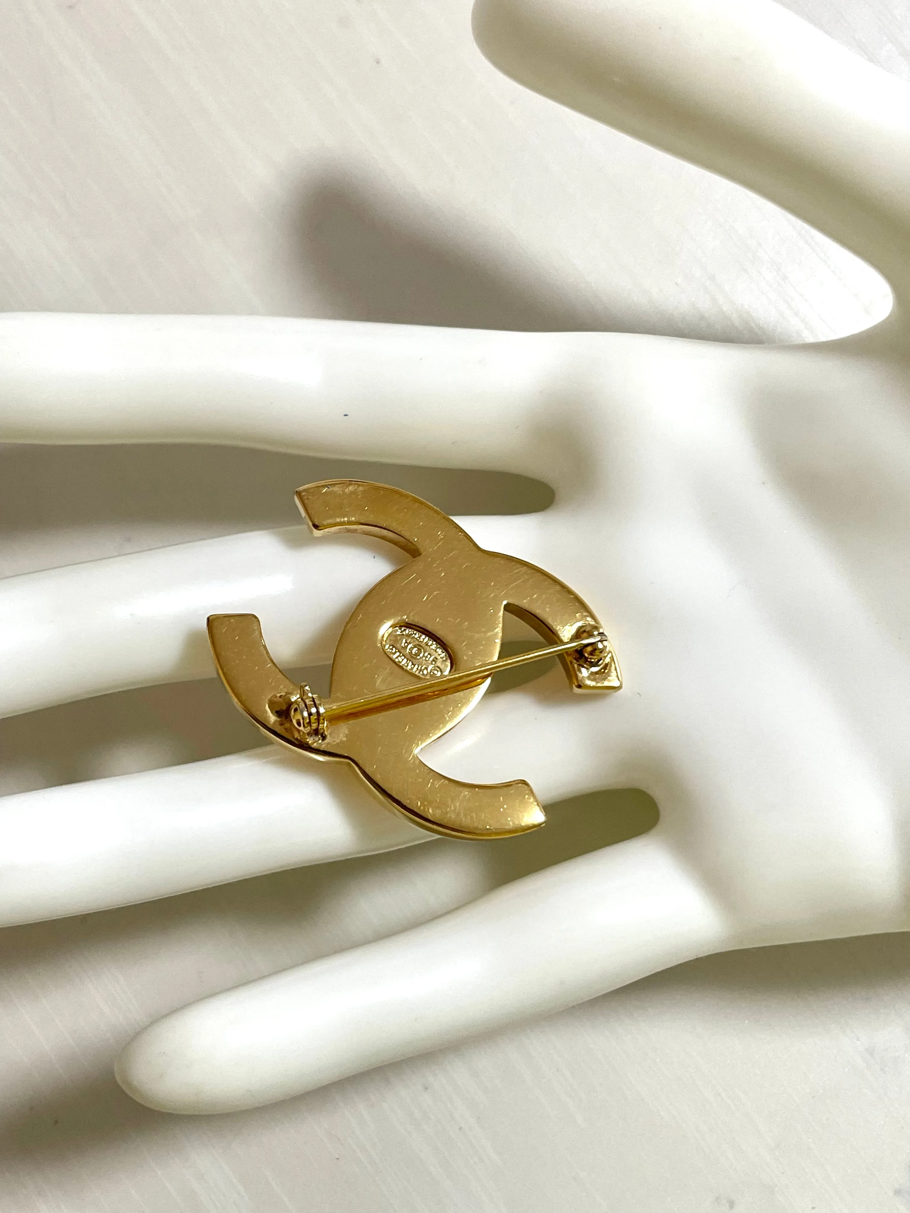 Vintage CHANEL golden turn lock CC pin brooch. Very classic and popular jewelry. Coco mark brooch. CC brooch. 050730ra
