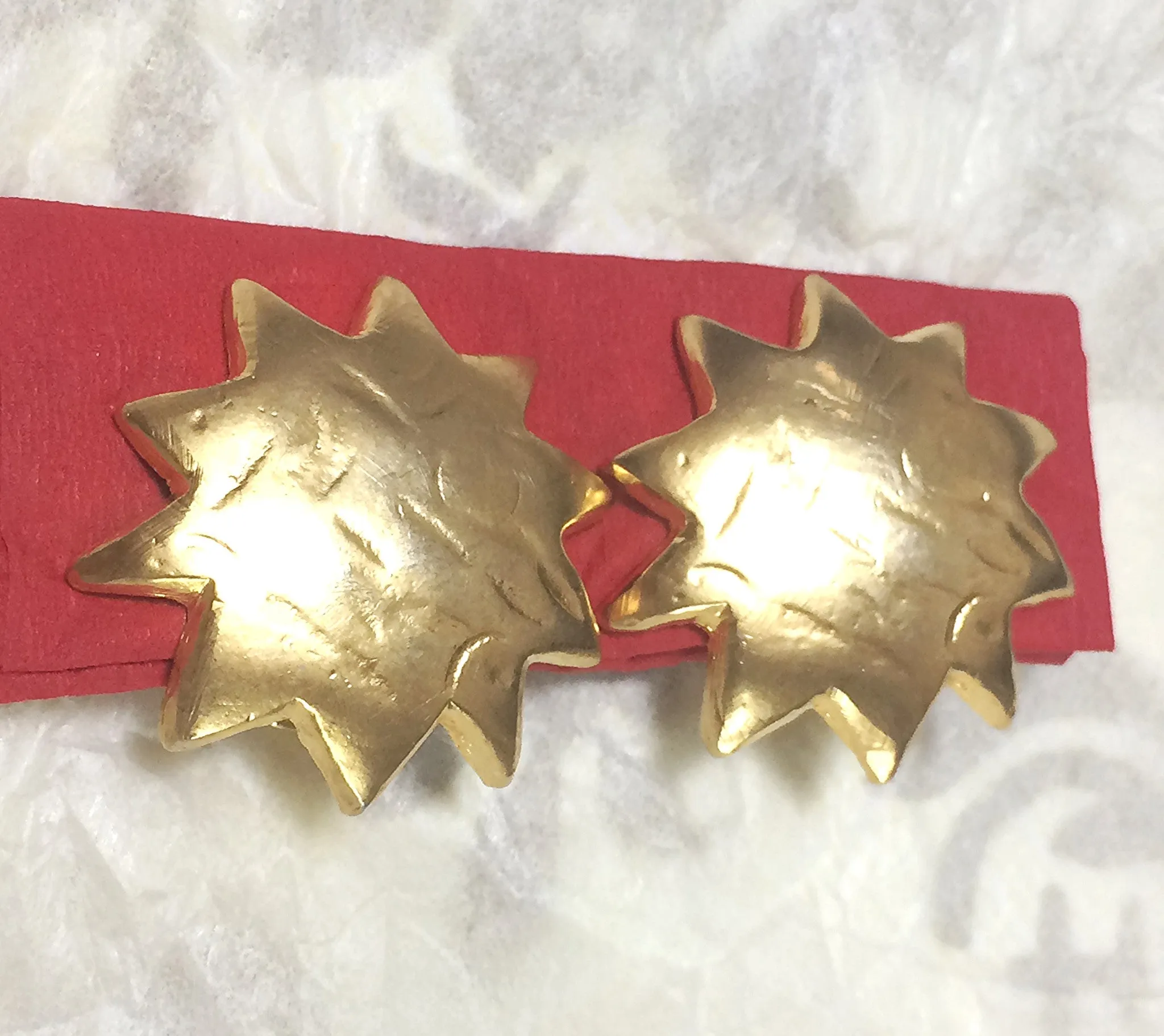 Vintage KENZO golden sun, star shape mod earrings. Chic, mod, and rare masterpiece jewelry. Great gift idea. 060905r1