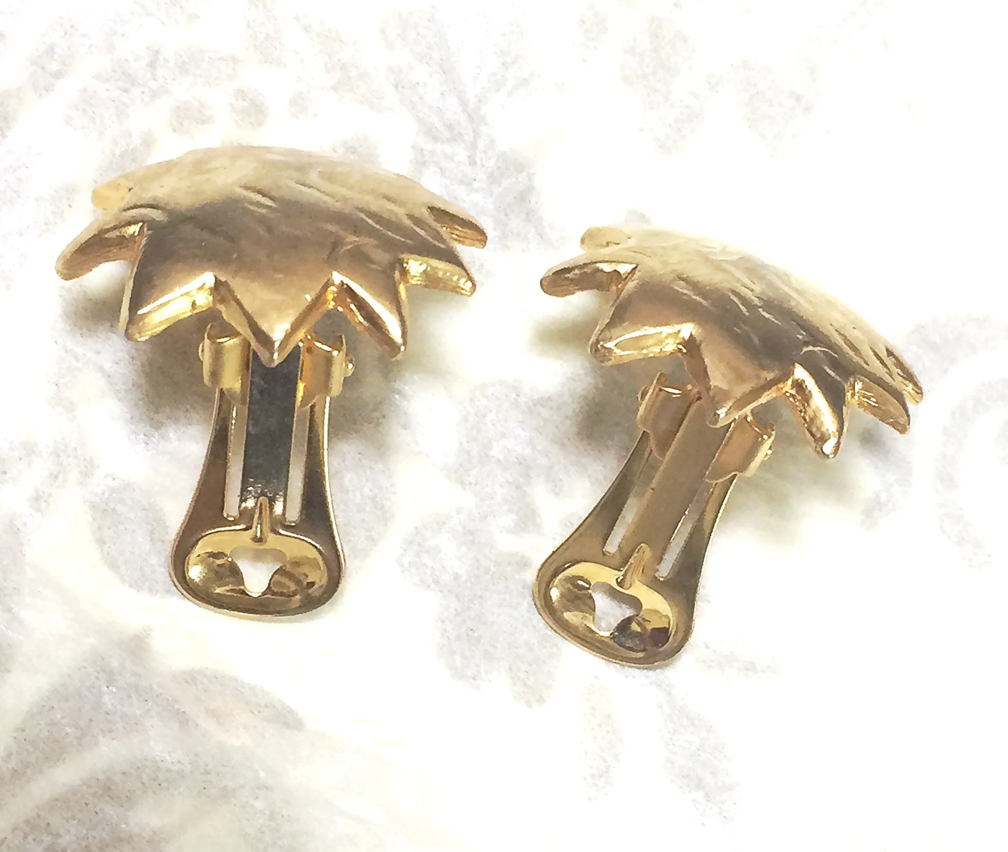 Vintage KENZO golden sun, star shape mod earrings. Chic, mod, and rare masterpiece jewelry. Great gift idea. 060905r1