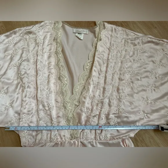 Vintage Marshall Field’s large pale pink robe with cream lace trim
