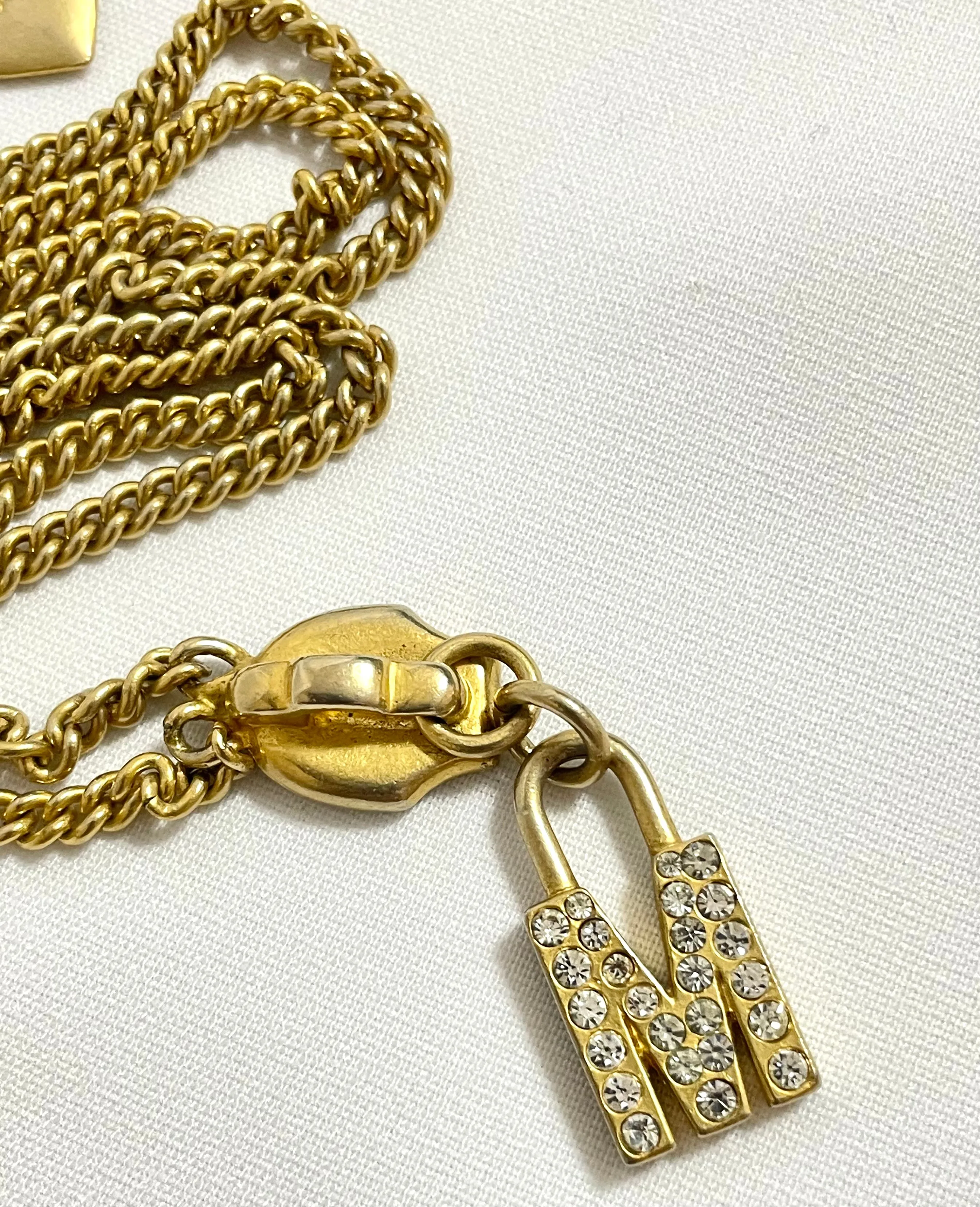 Vintage Moschino chain necklace with zipper pull design M logo heart pendant top. 050806ya1