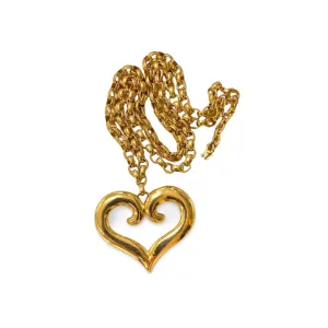 Vintage Nina Ricci large chain necklace with large heart pendant top. 050919ya1