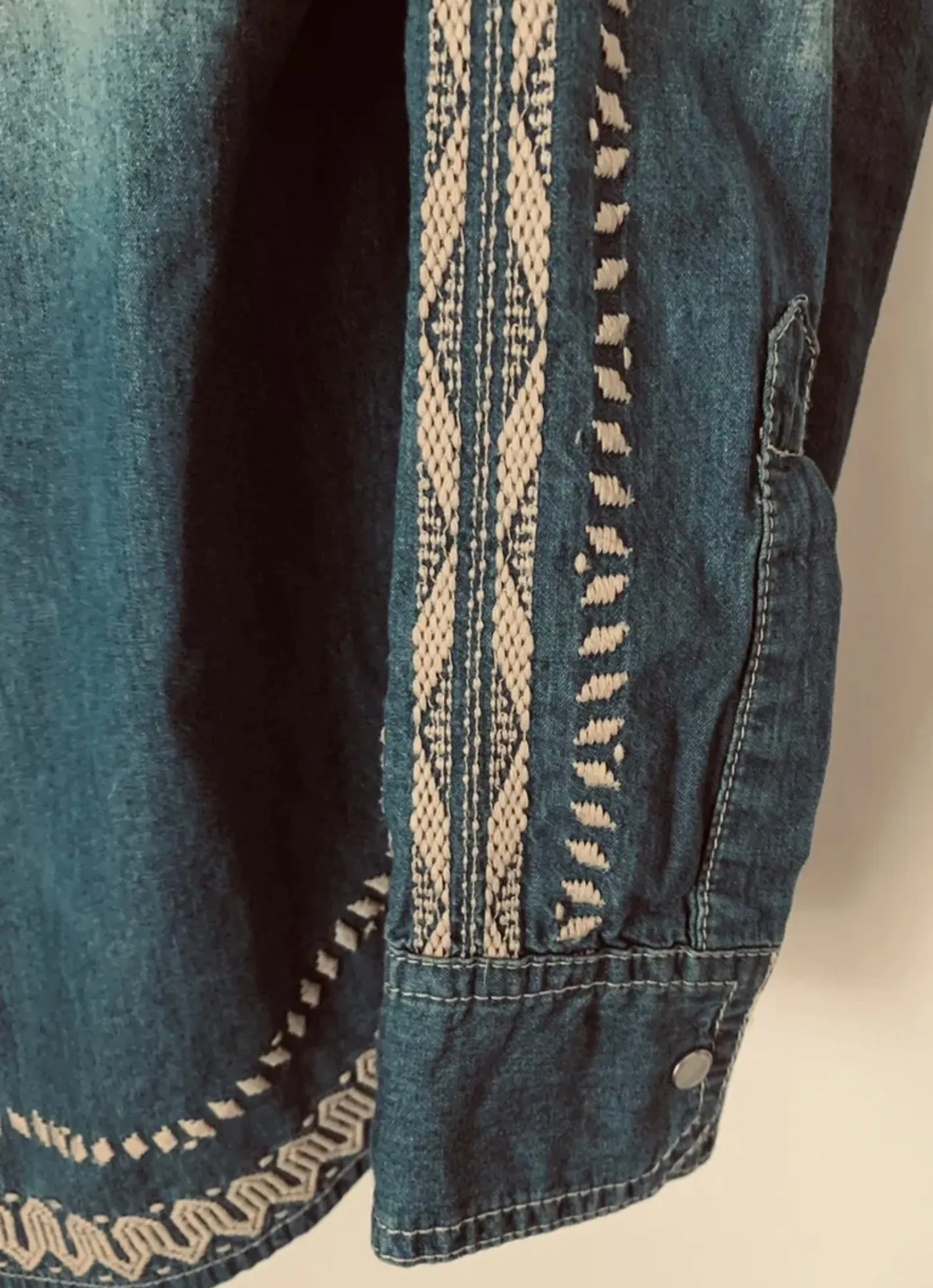 Western Denim Pearl Snap Shirt M