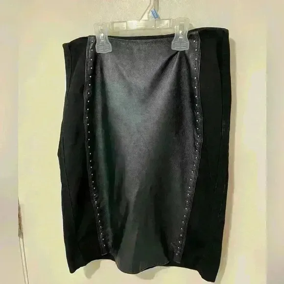 White House Black Market black leather and stretch studded skirt sz 2