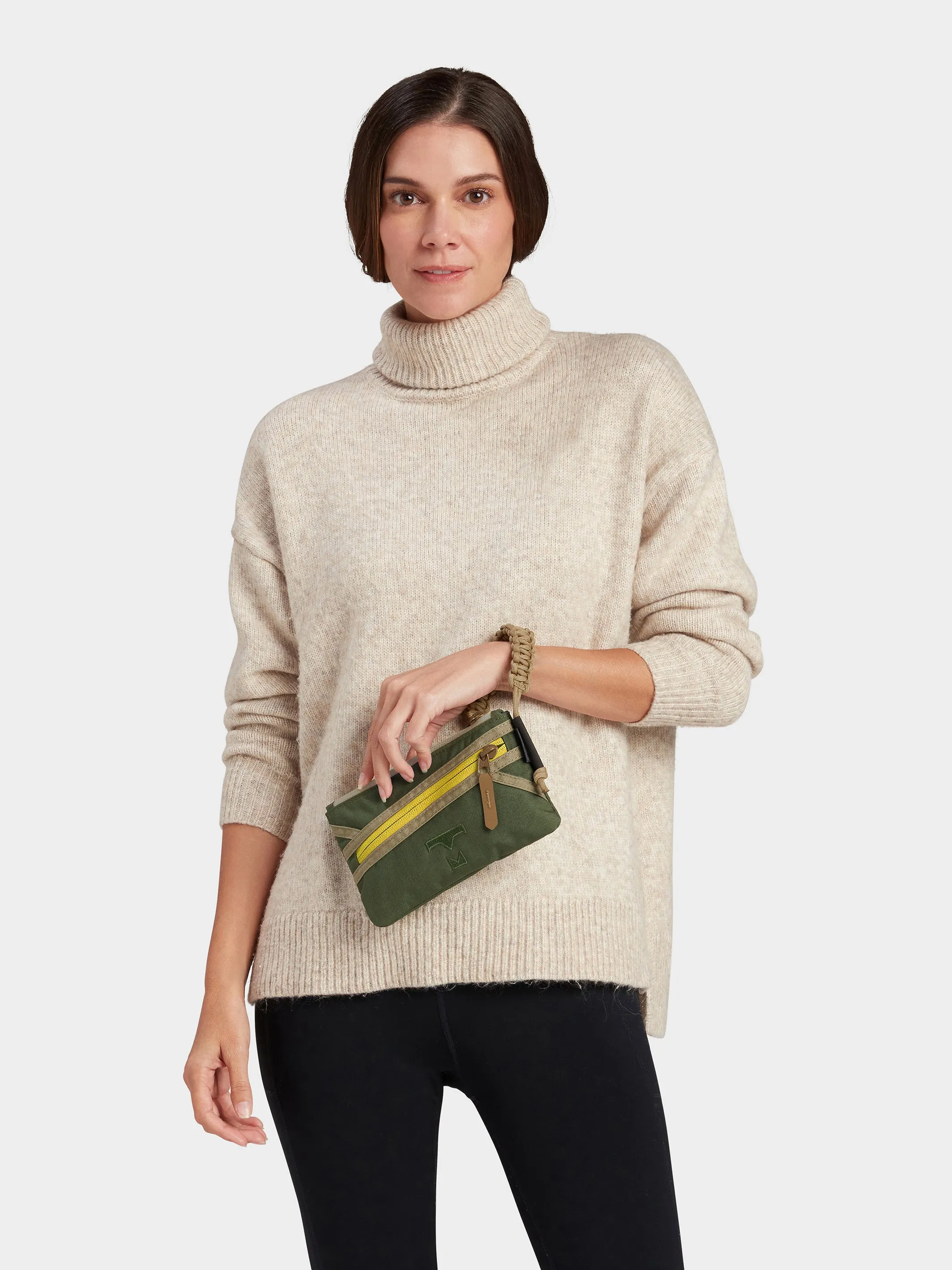 Zest Wristlet